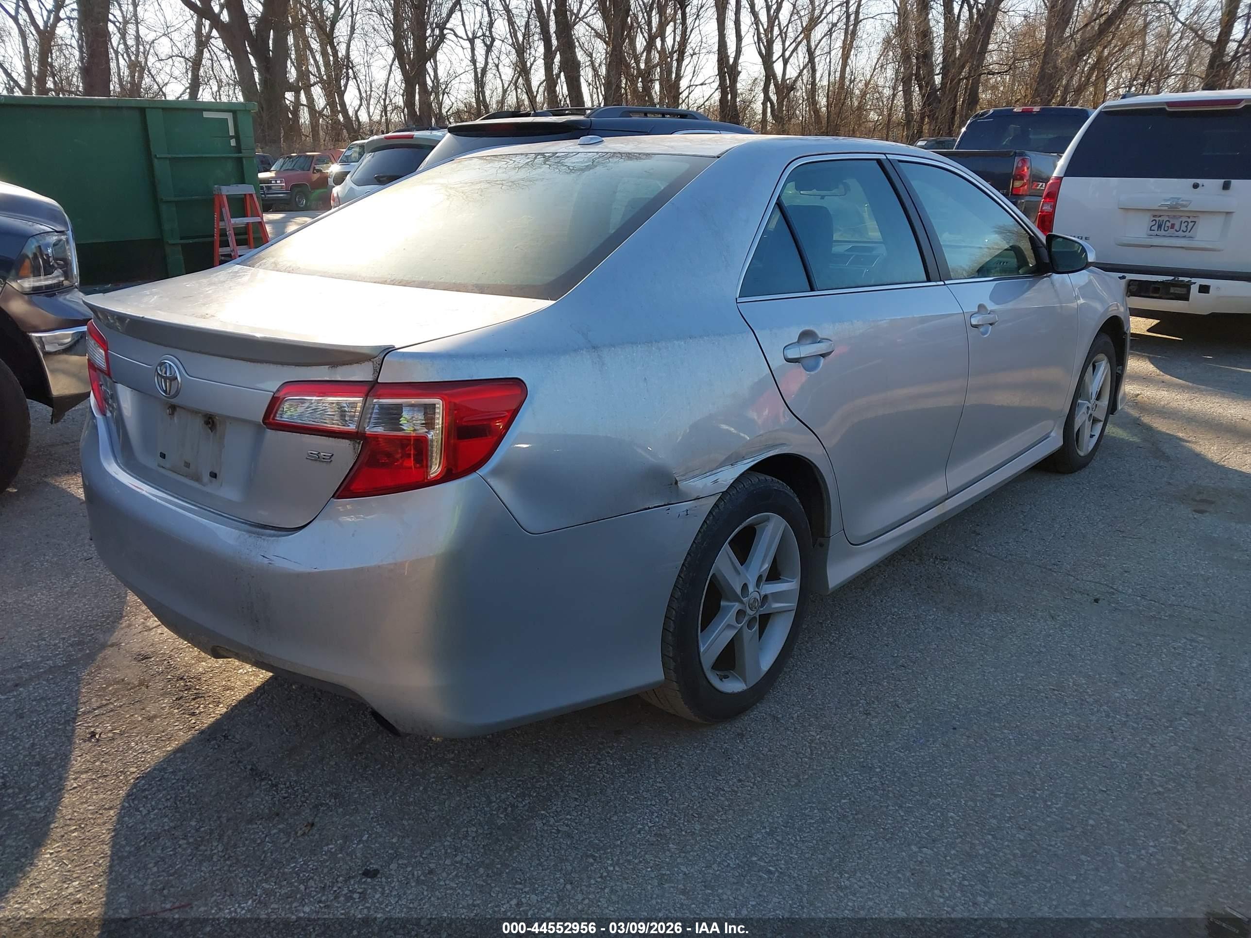 TOYOTA CAMRY image 4
