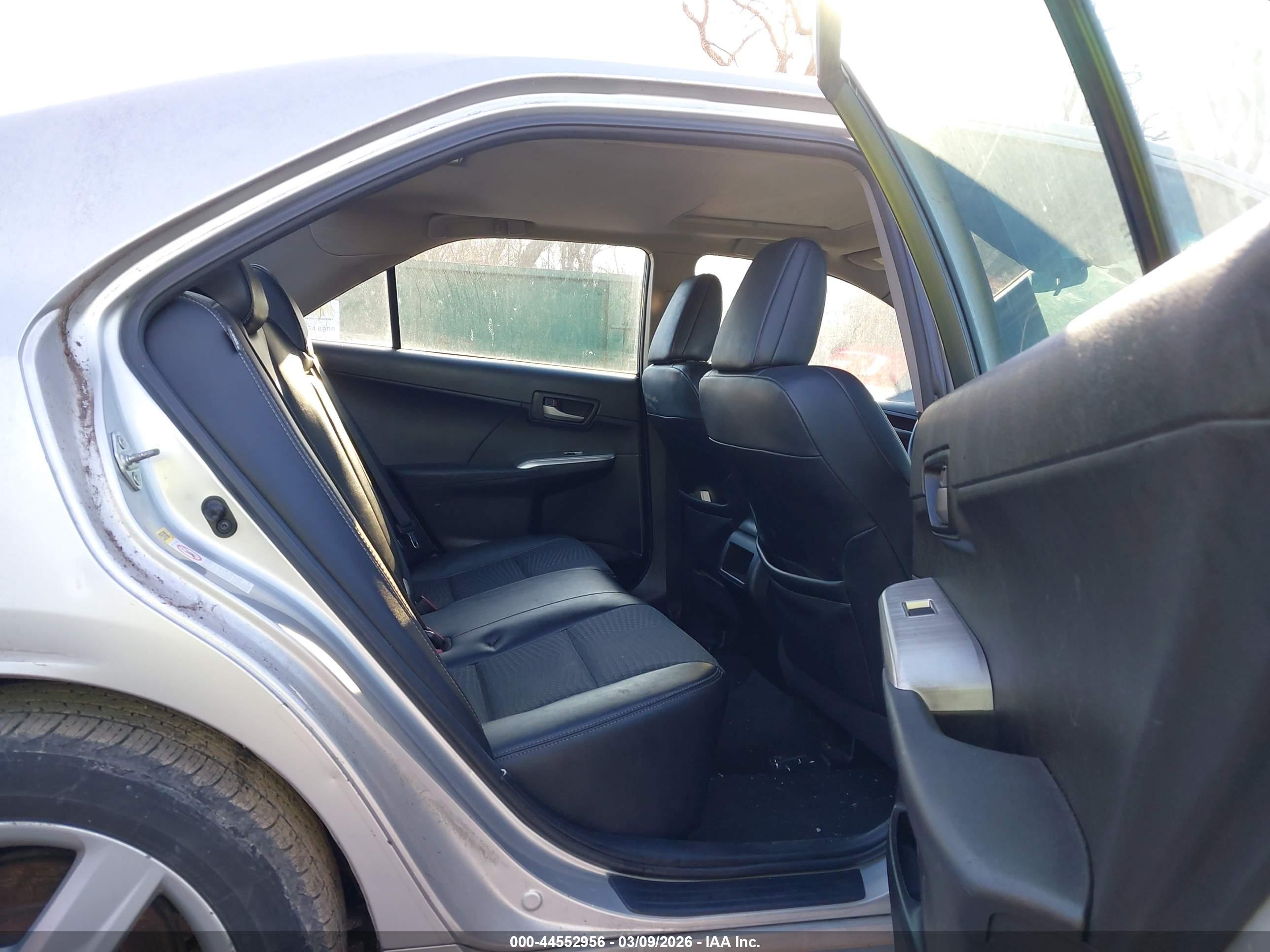 TOYOTA CAMRY image 8