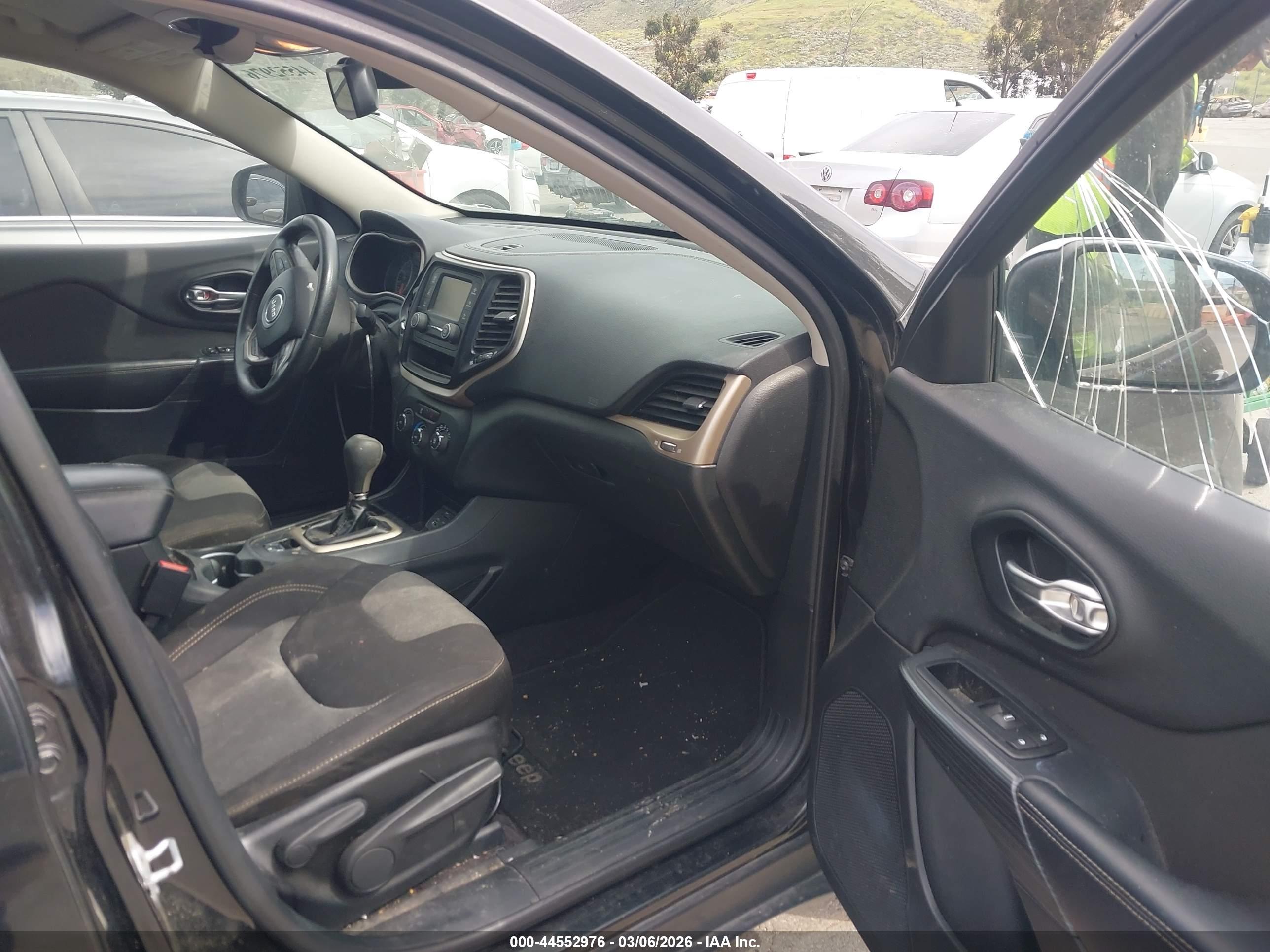 JEEP CHEROKEE image 5