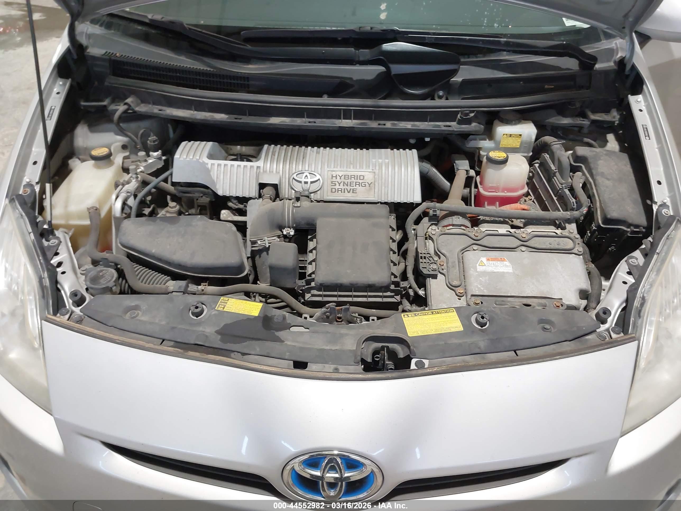 TOYOTA PRIUS image 10