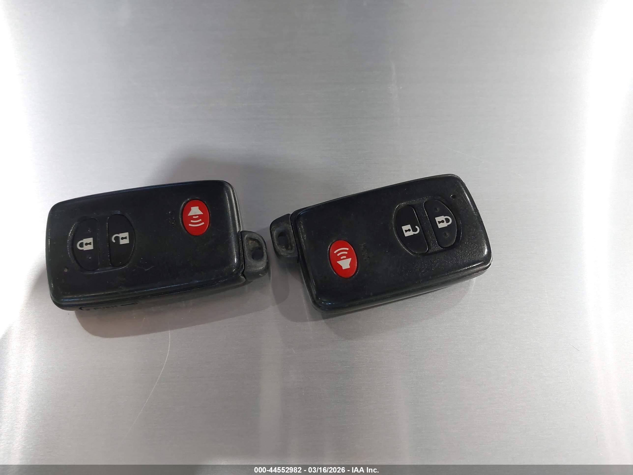 TOYOTA PRIUS image 11