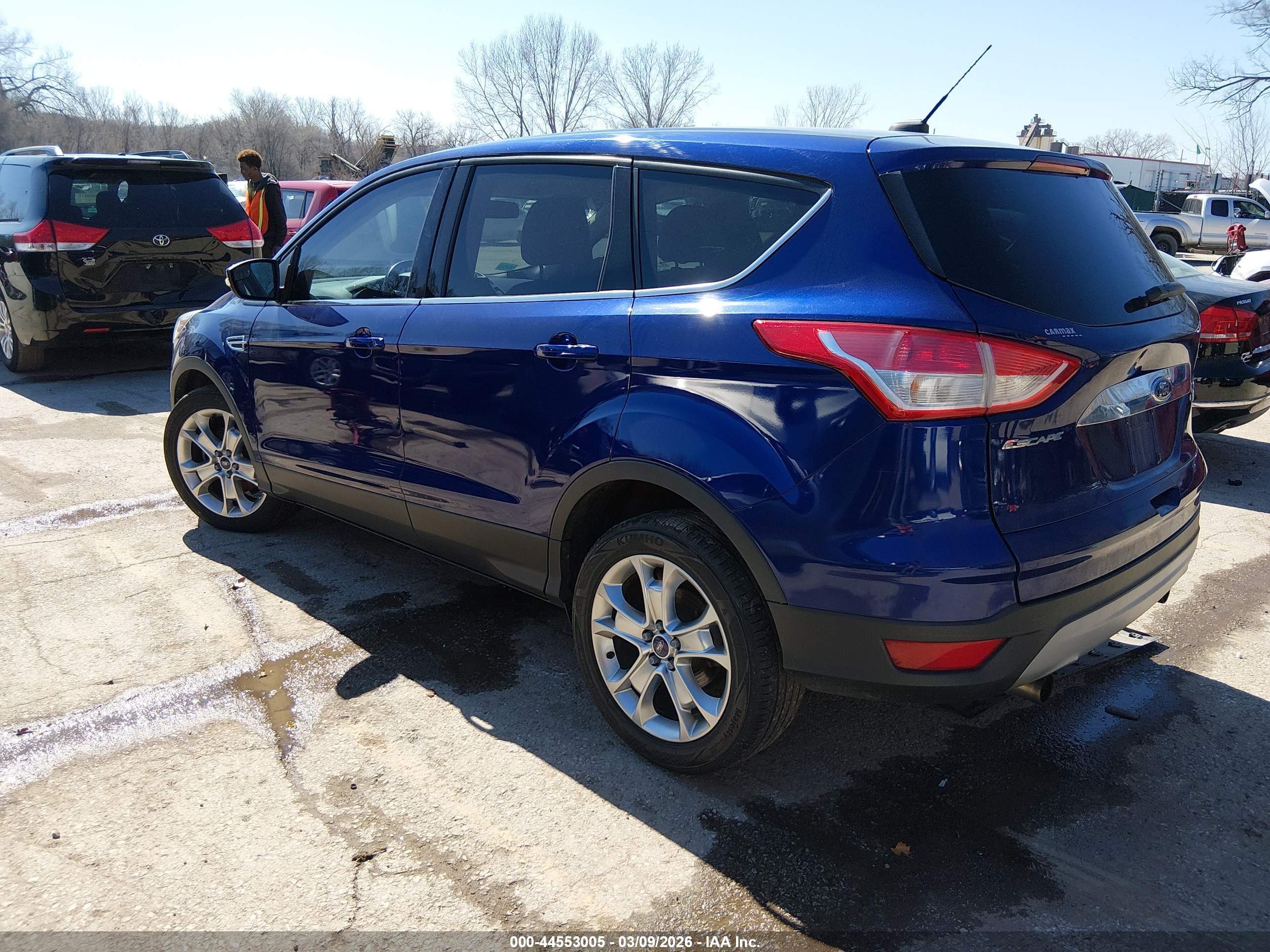 FORD ESCAPE image 3