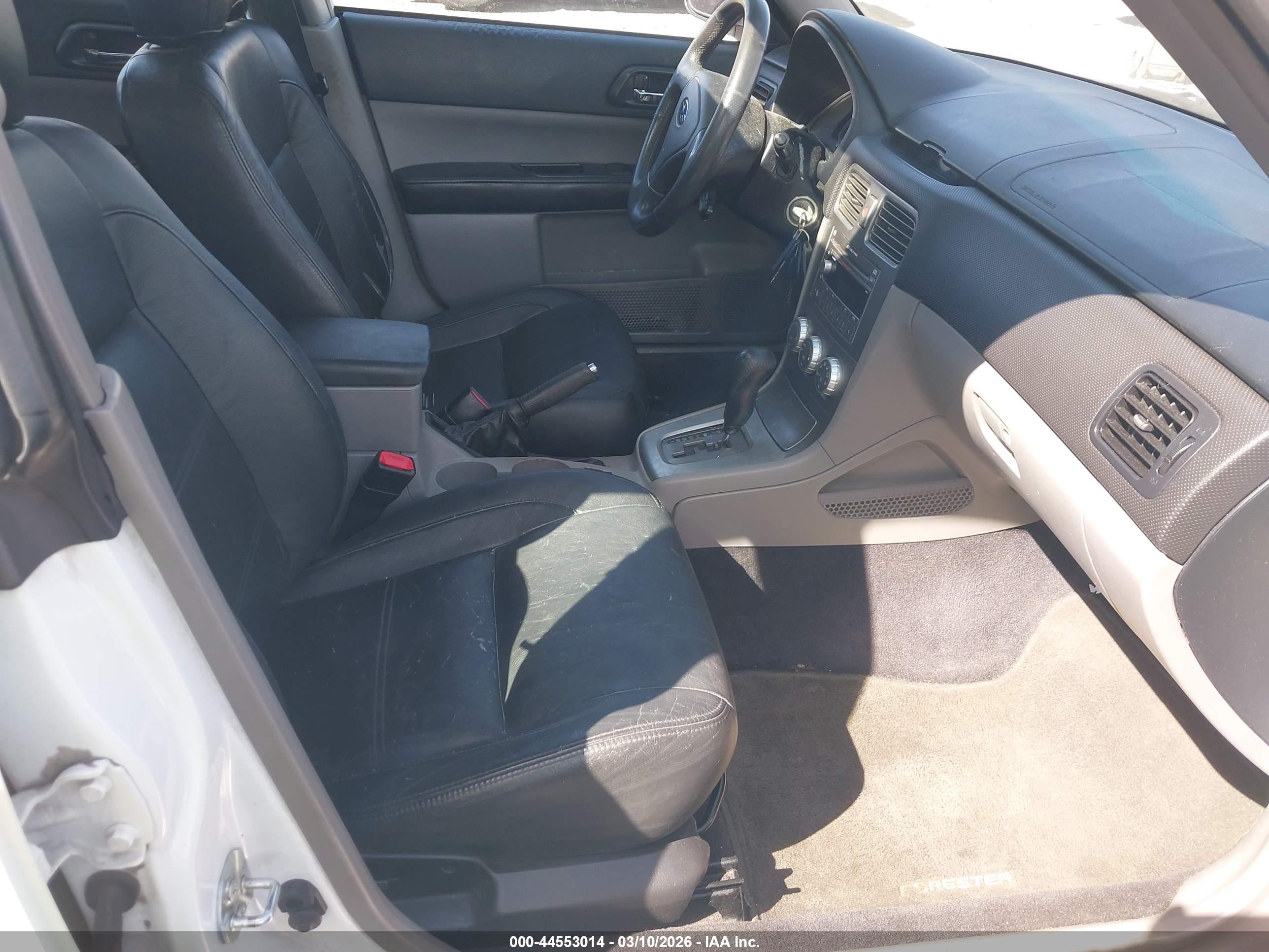 SUBARU FORESTER image 5