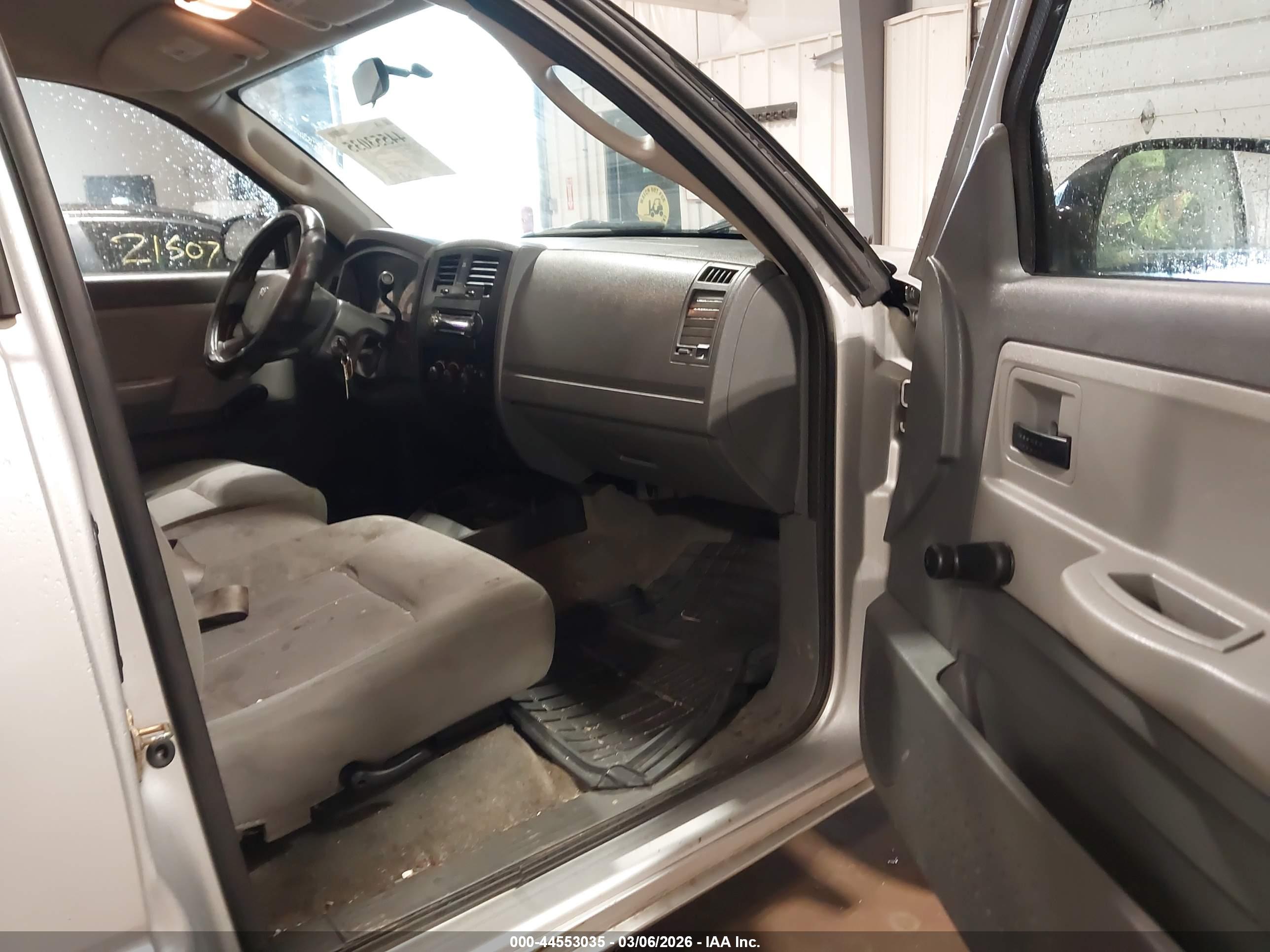 DODGE DAKOTA image 5
