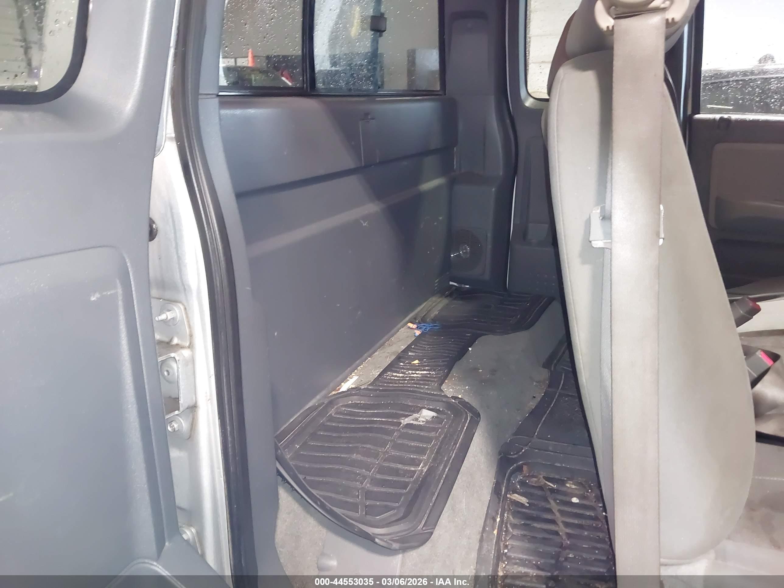 DODGE DAKOTA image 8