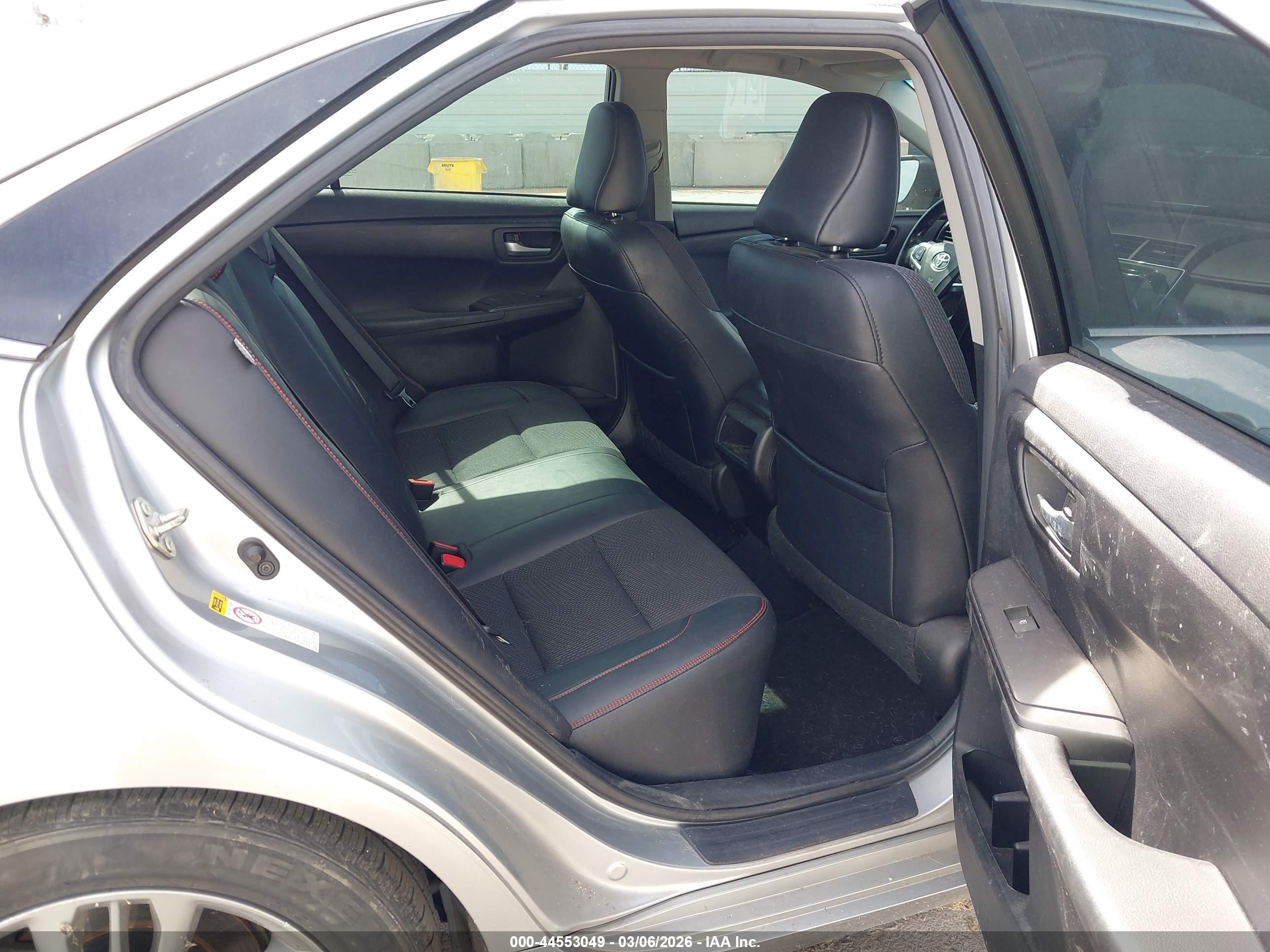 TOYOTA CAMRY image 8