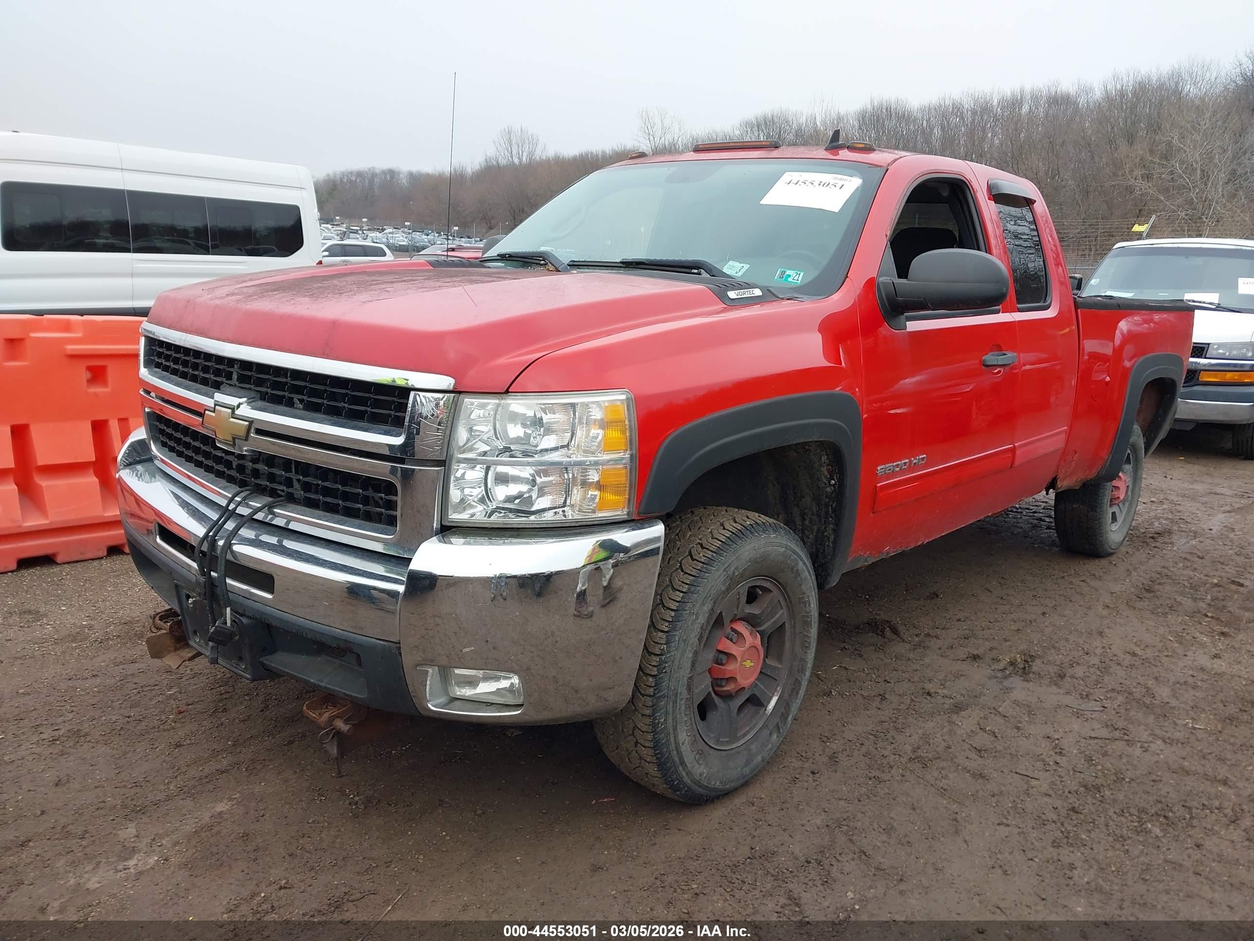 CHEVROLET SILVERADO image 2