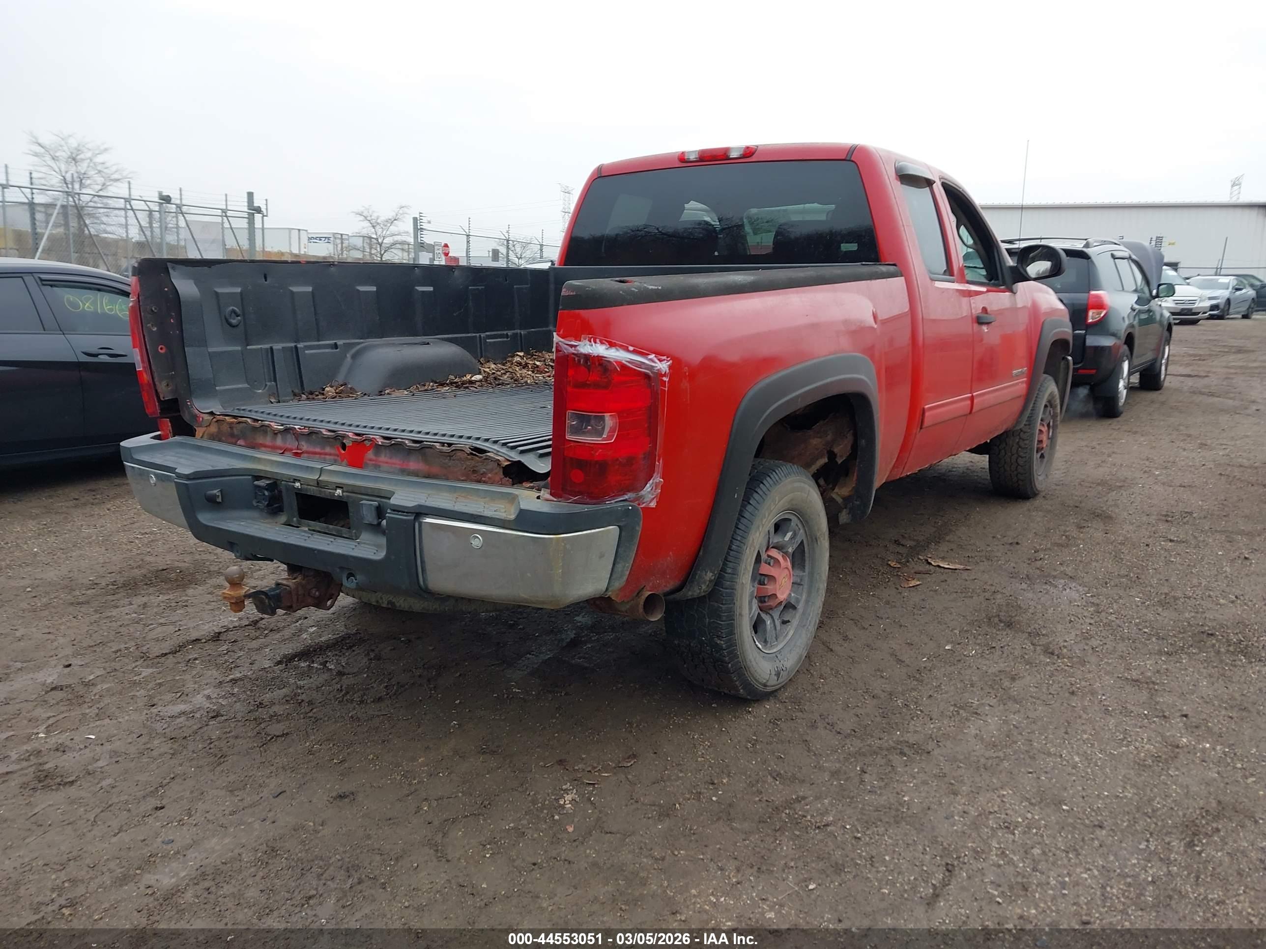 CHEVROLET SILVERADO image 4
