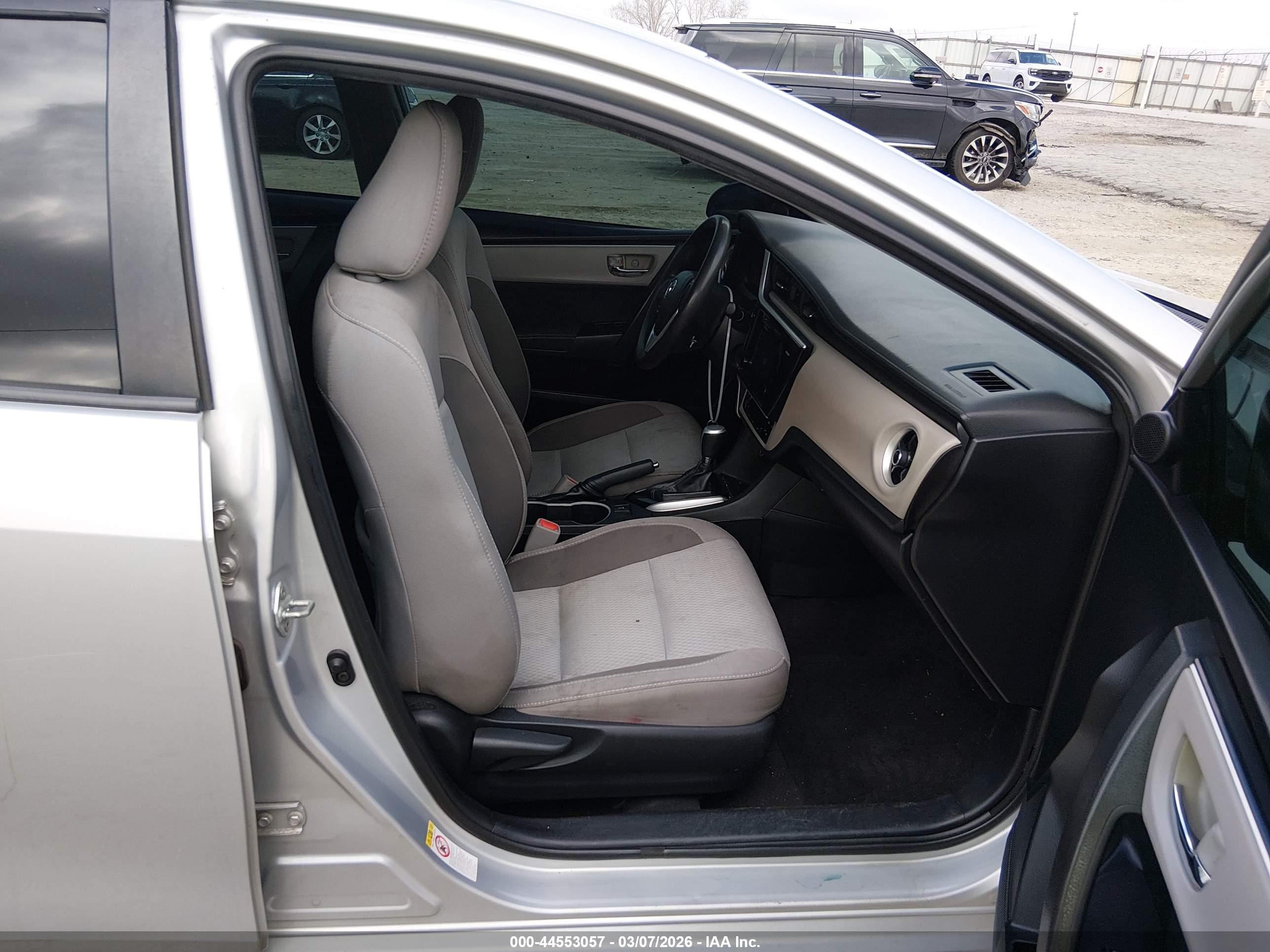 TOYOTA COROLLA image 5