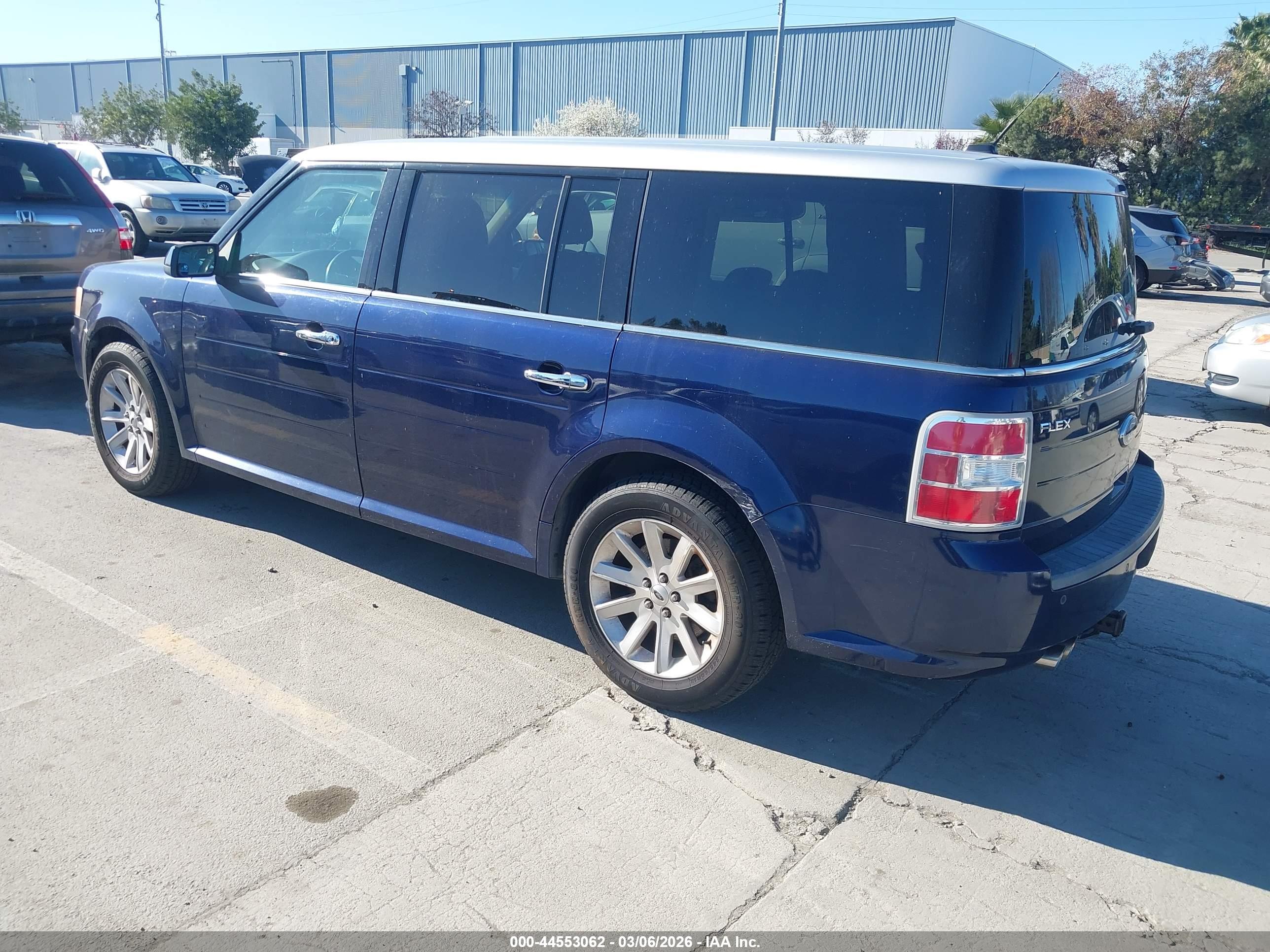 FORD FLEX image 3