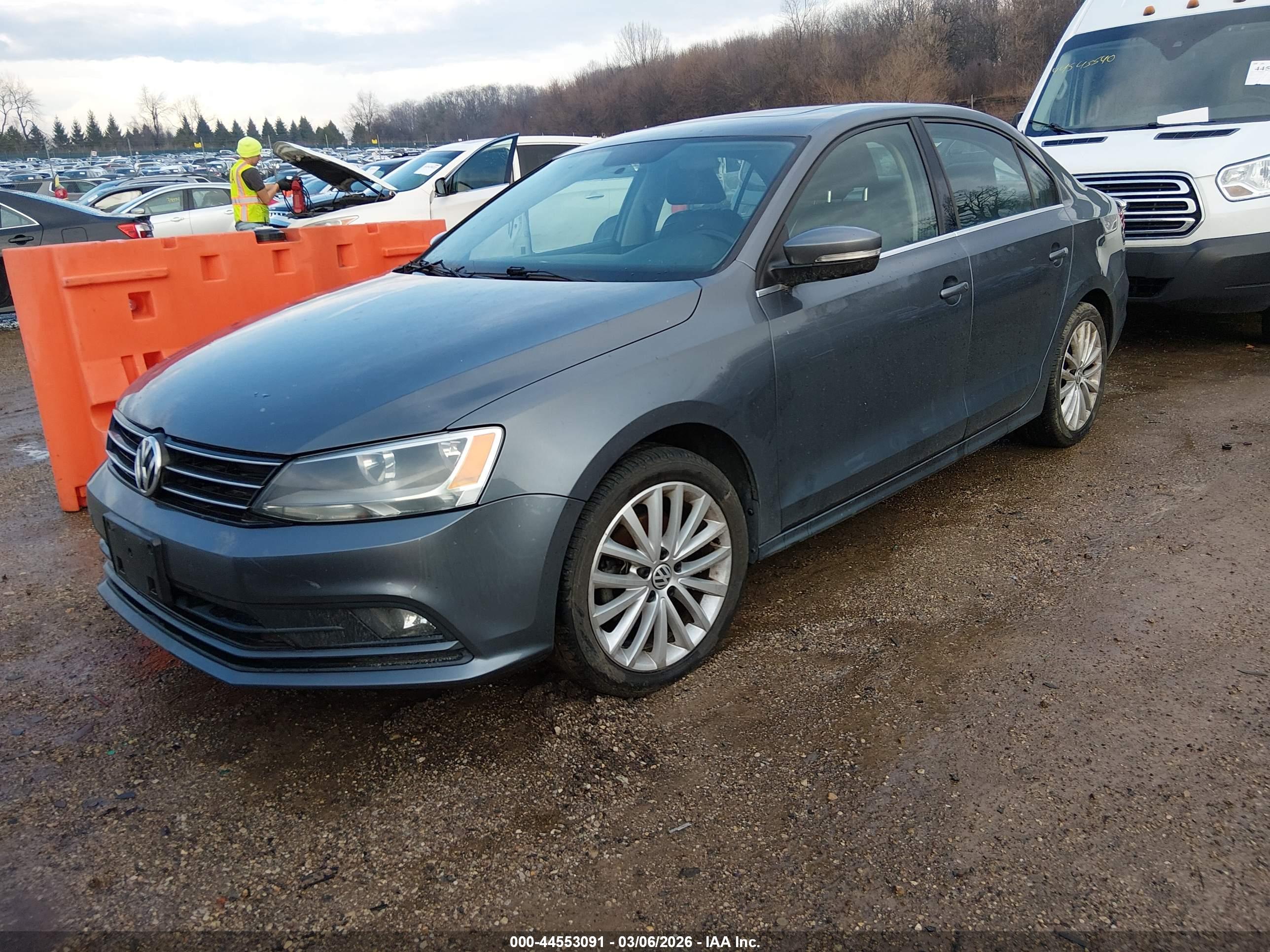VOLKSWAGEN JETTA image 2