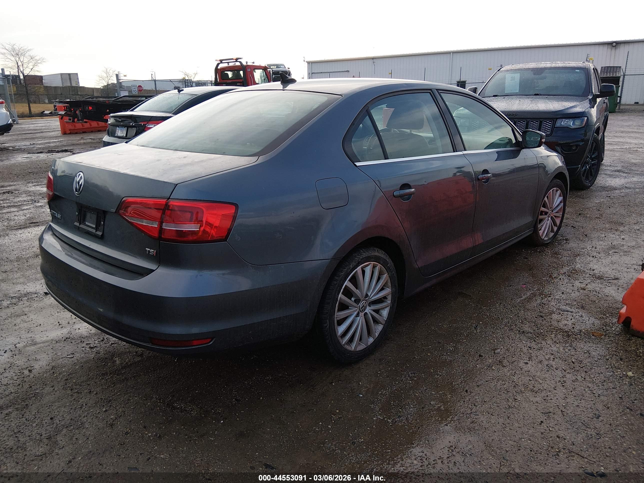 VOLKSWAGEN JETTA image 4