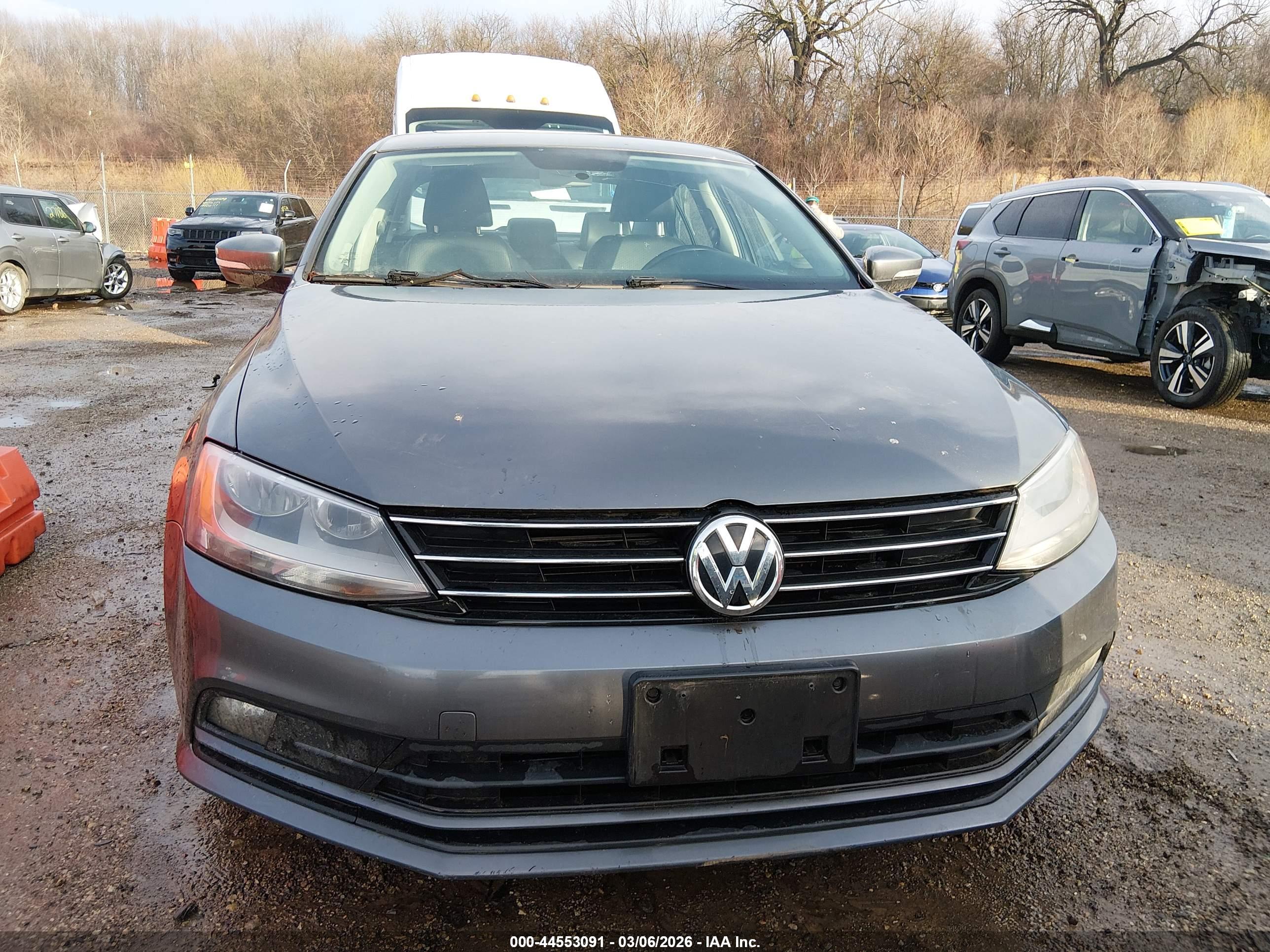 VOLKSWAGEN JETTA image 6