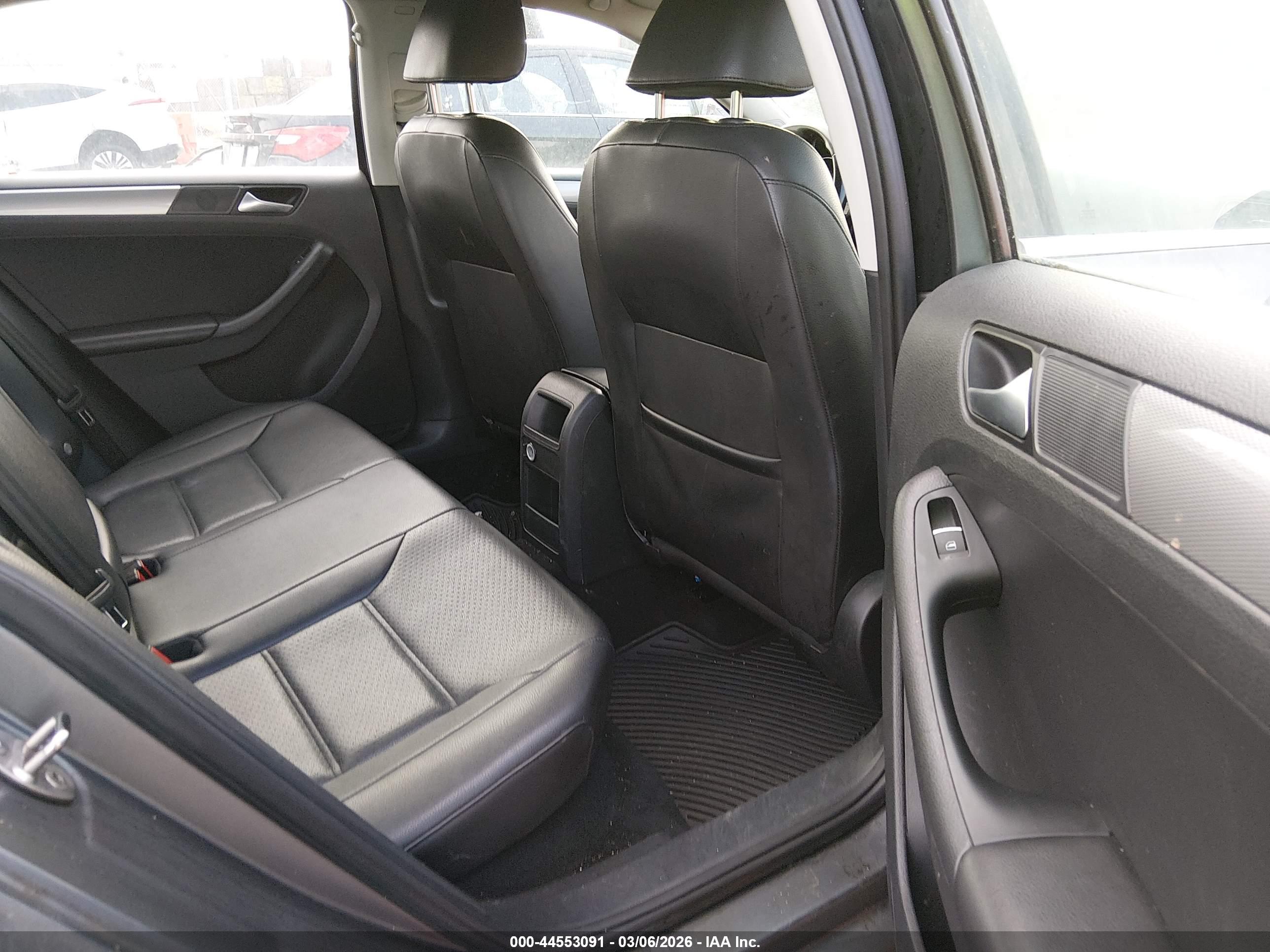 VOLKSWAGEN JETTA image 8