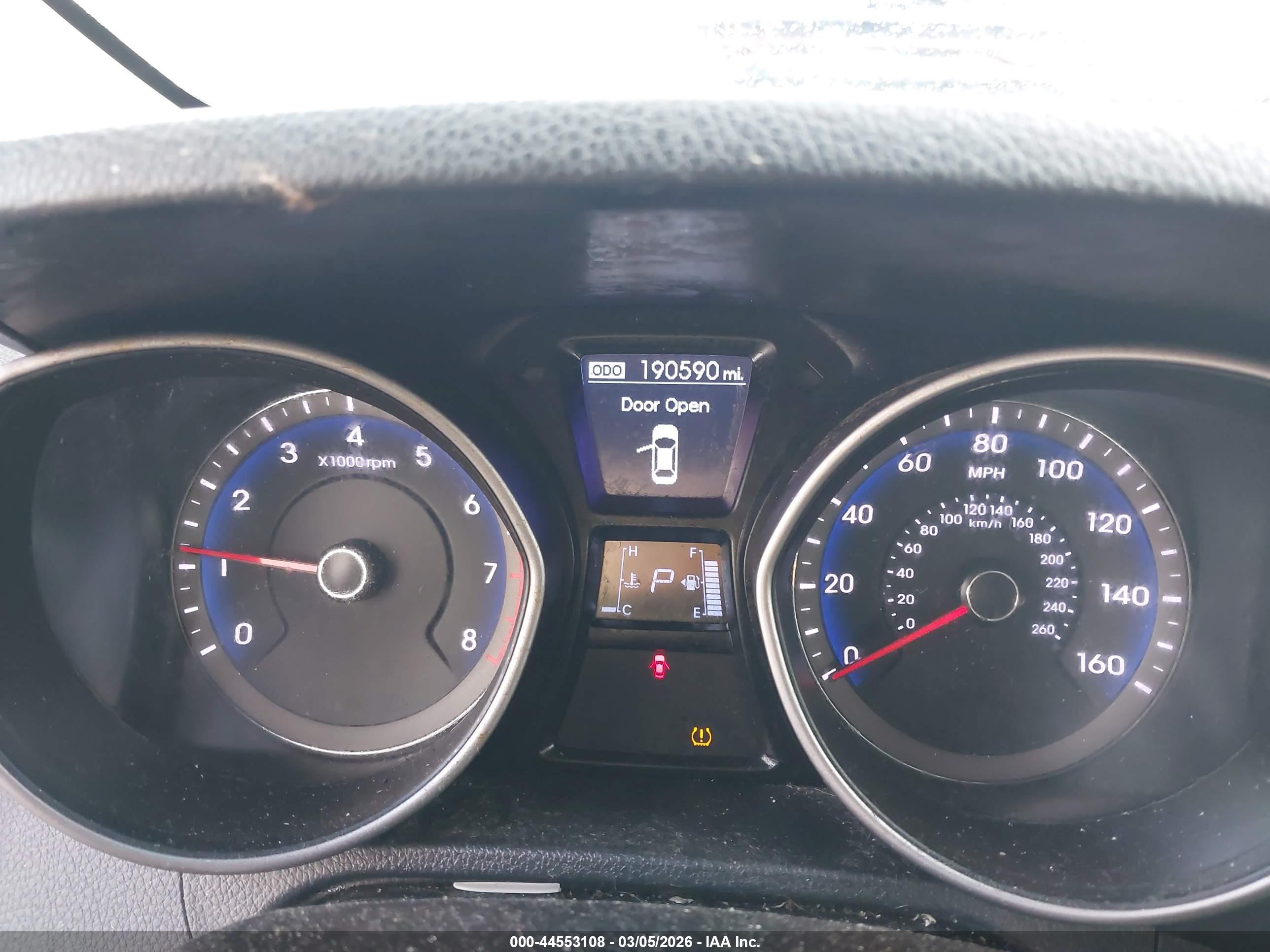 HYUNDAI ELANTRA image 7