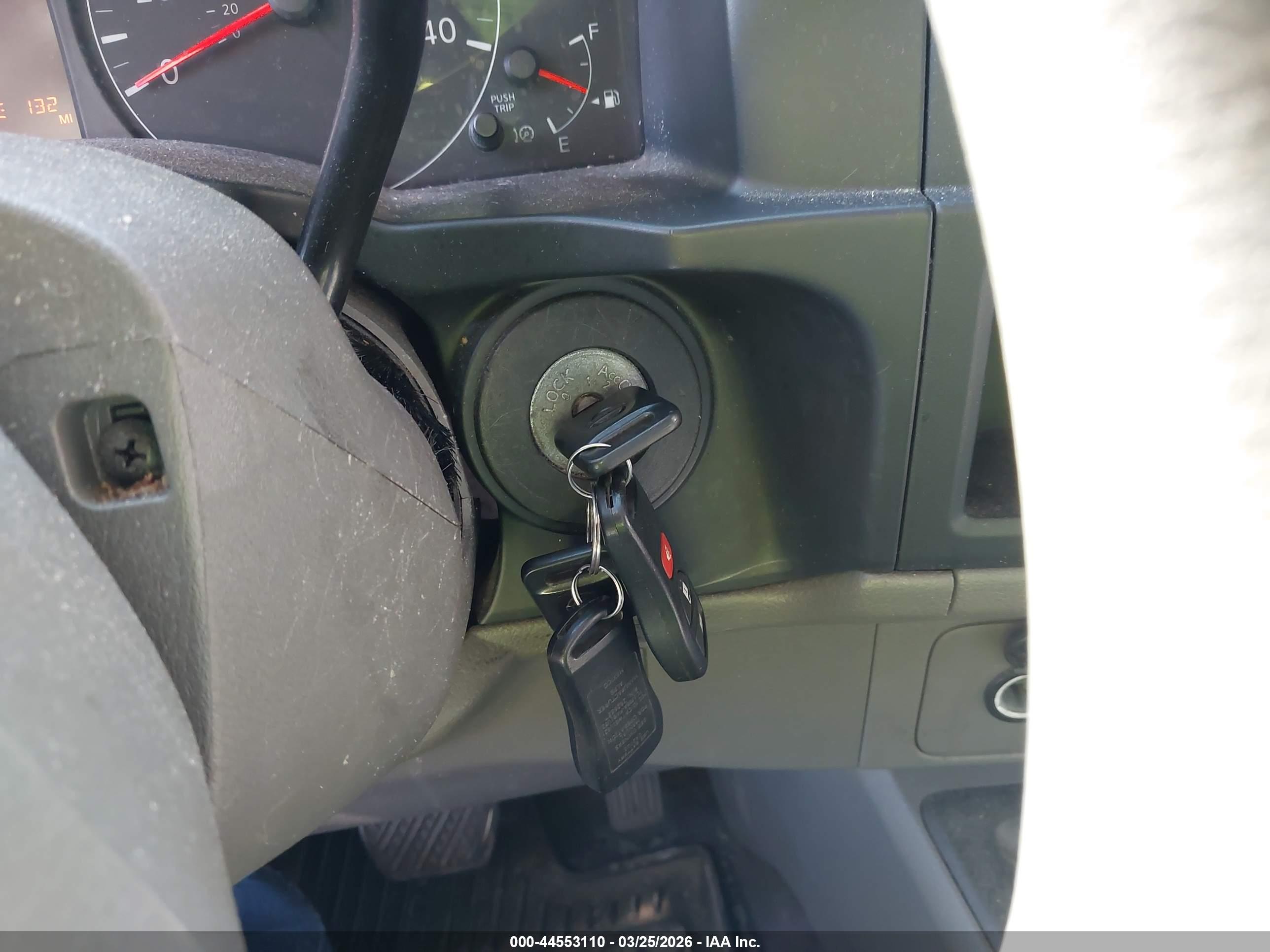 NISSAN NV image 11