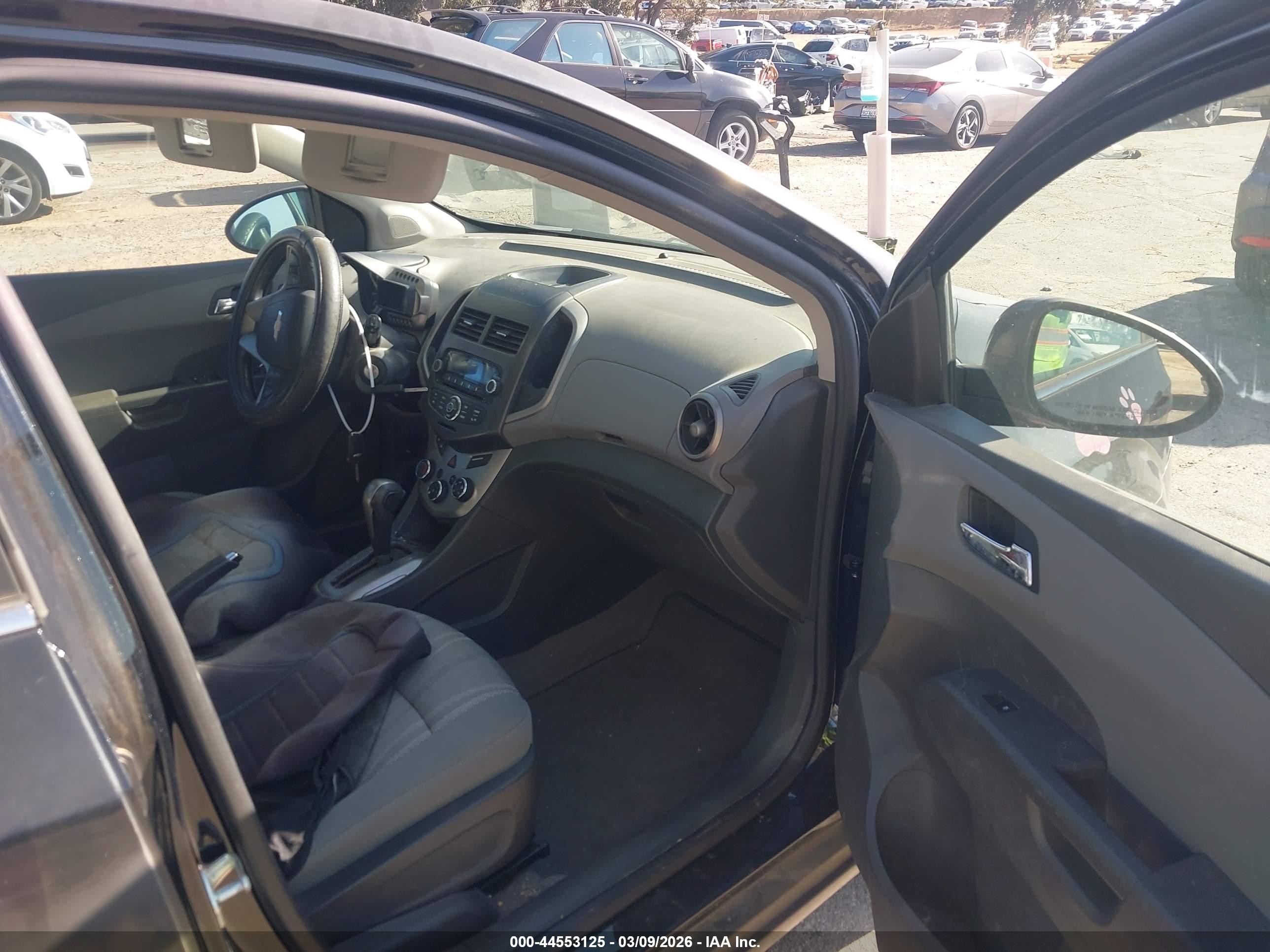 CHEVROLET SONIC image 5