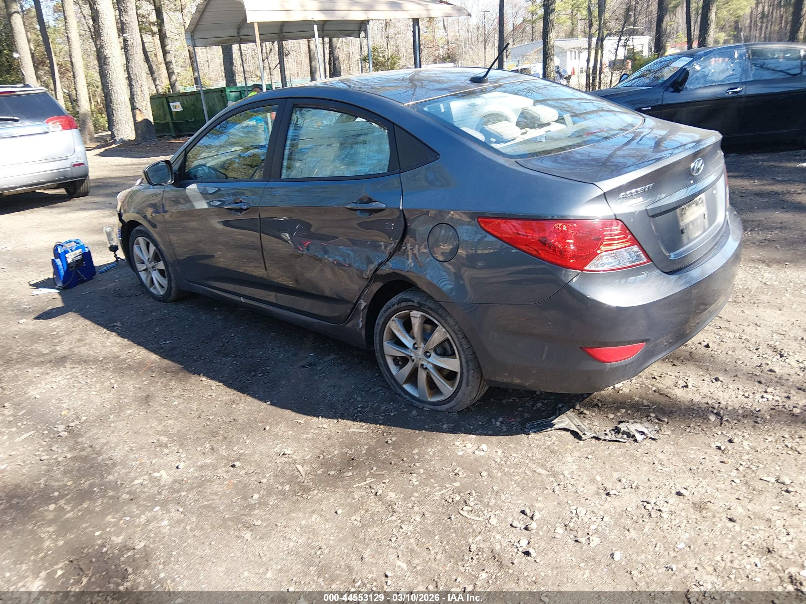 HYUNDAI ACCENT image 3