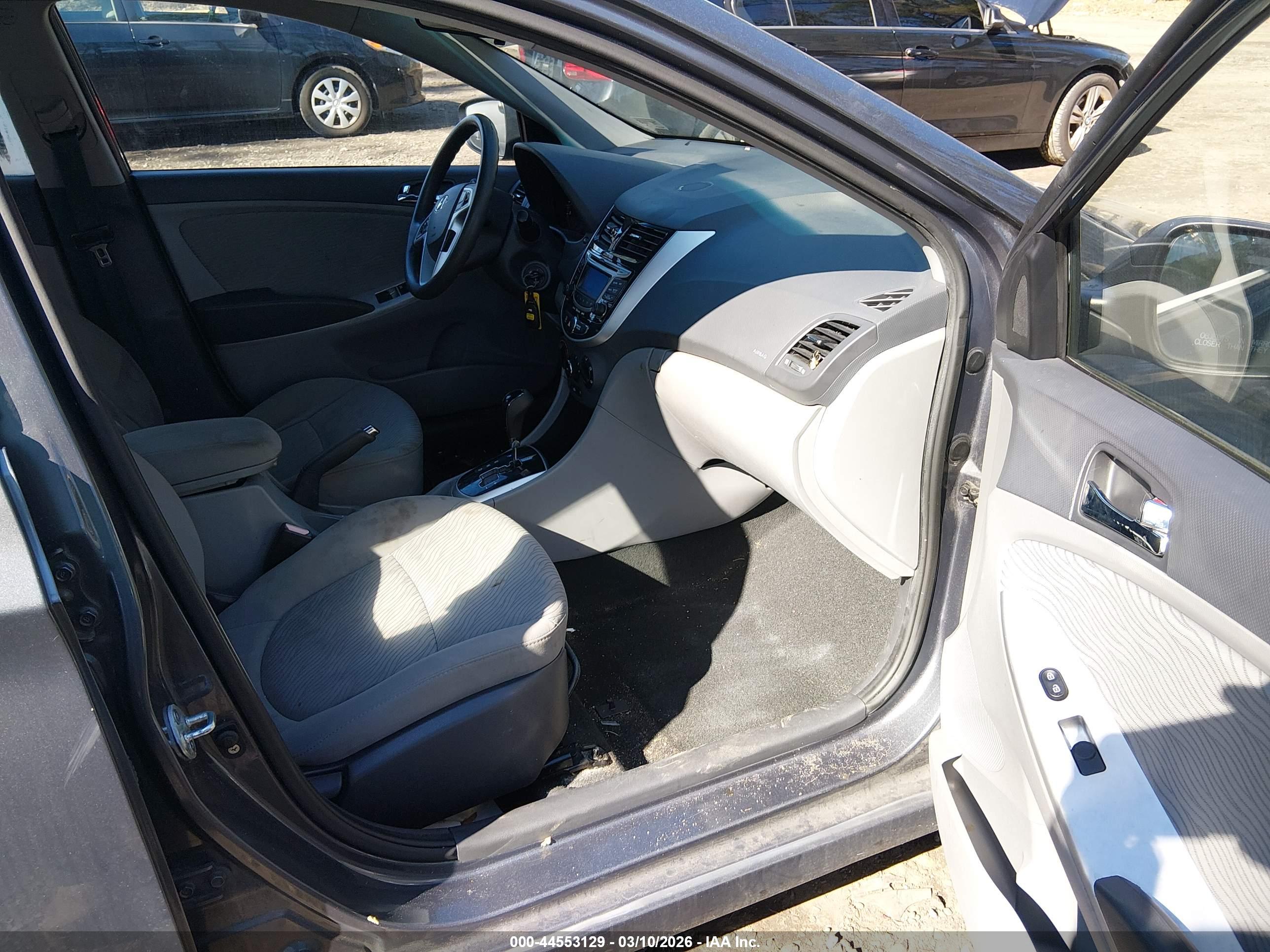HYUNDAI ACCENT image 5
