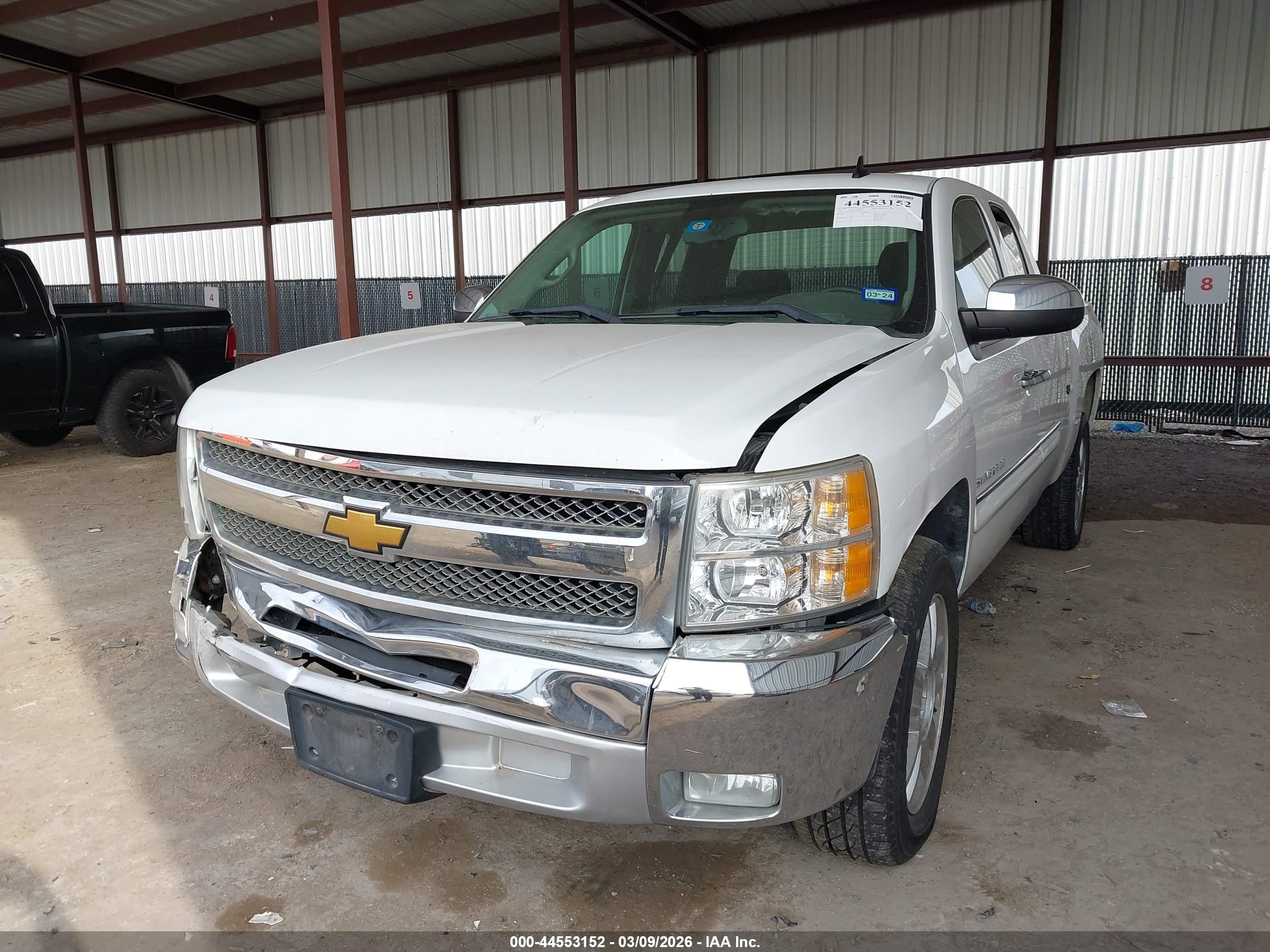 CHEVROLET SILVERADO image 2