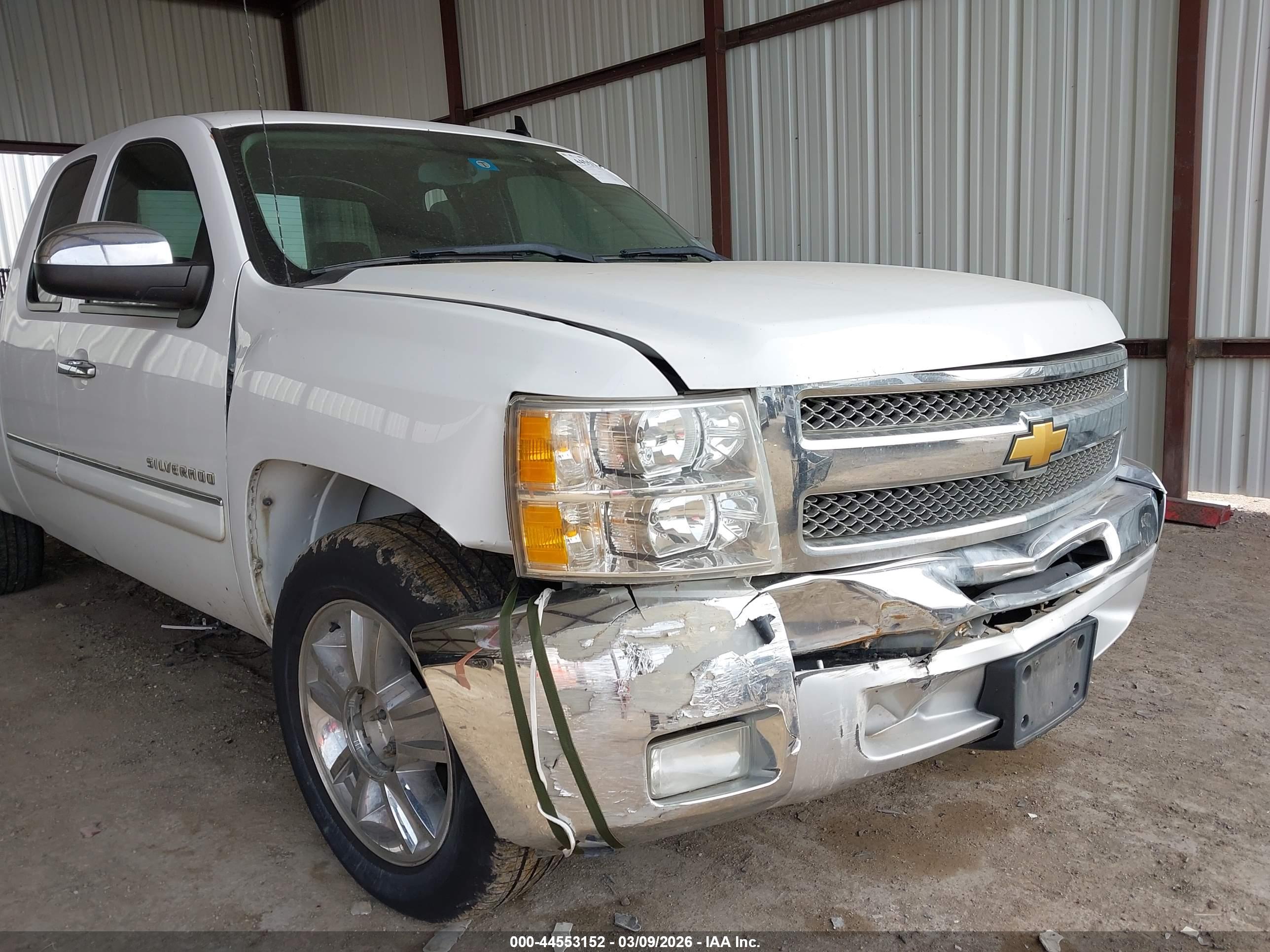CHEVROLET SILVERADO image 6