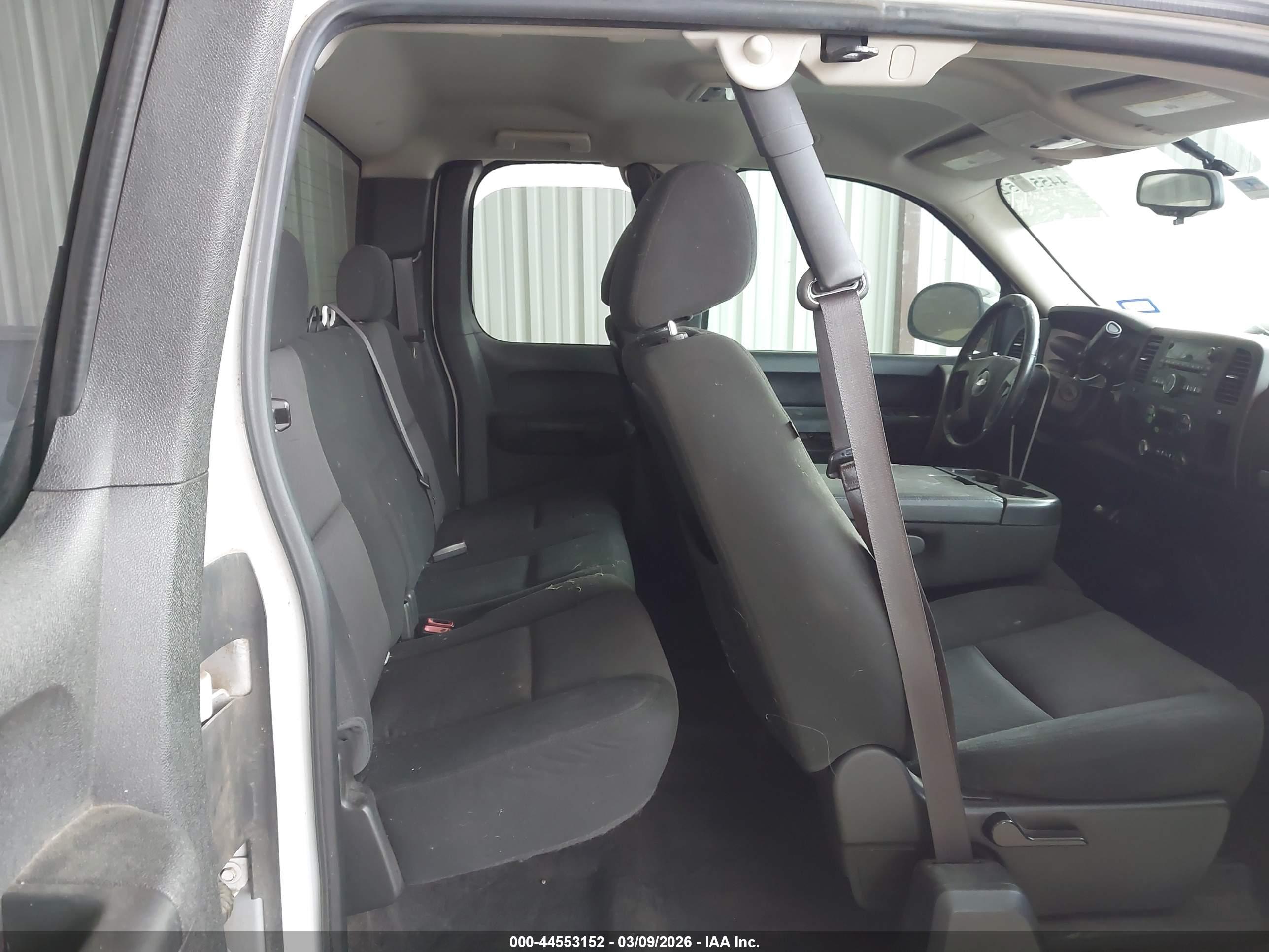 CHEVROLET SILVERADO image 8
