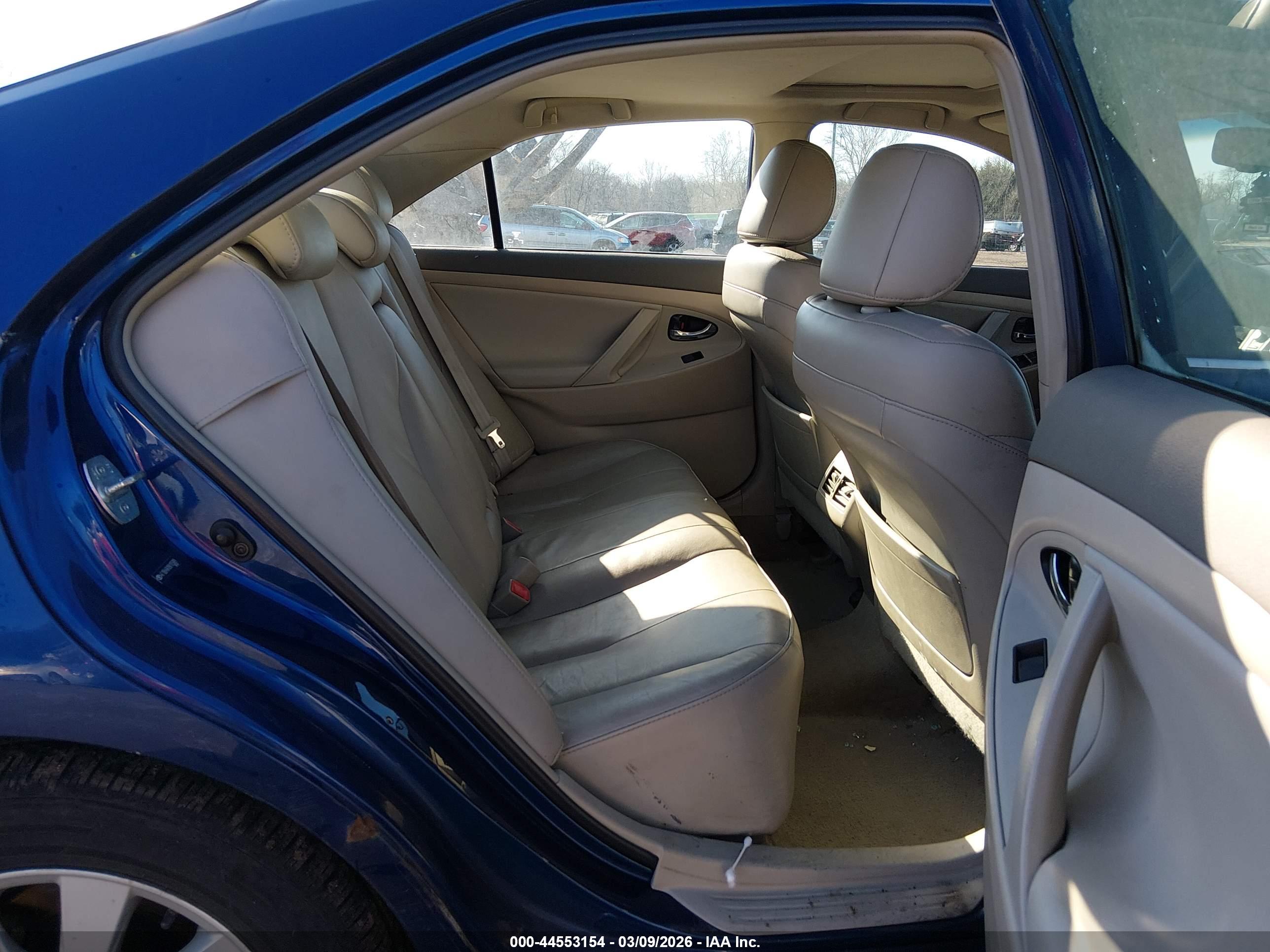 TOYOTA CAMRY image 8