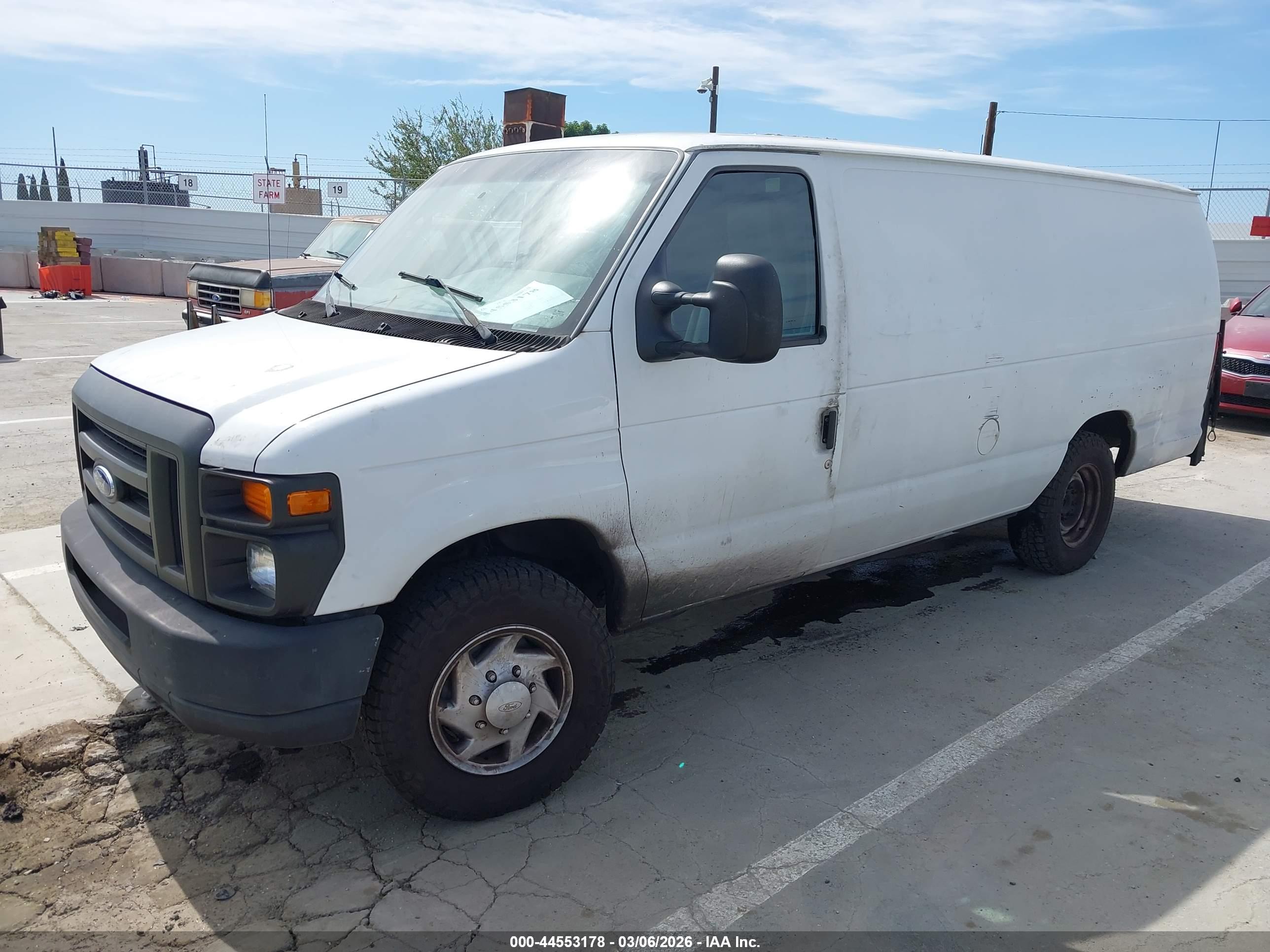 FORD E-250 image 2