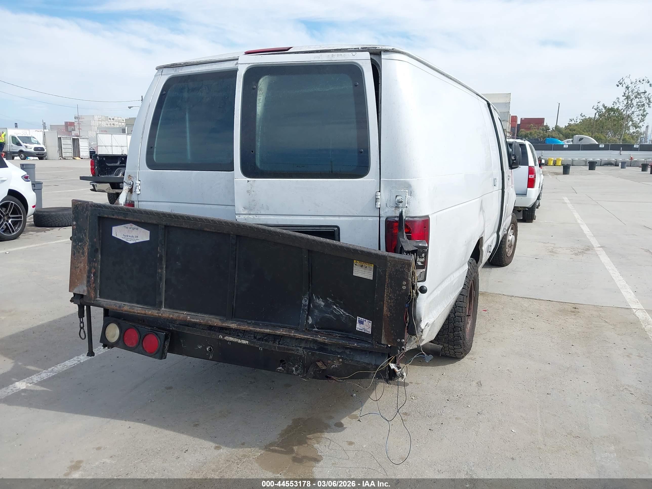 FORD E-250 image 6