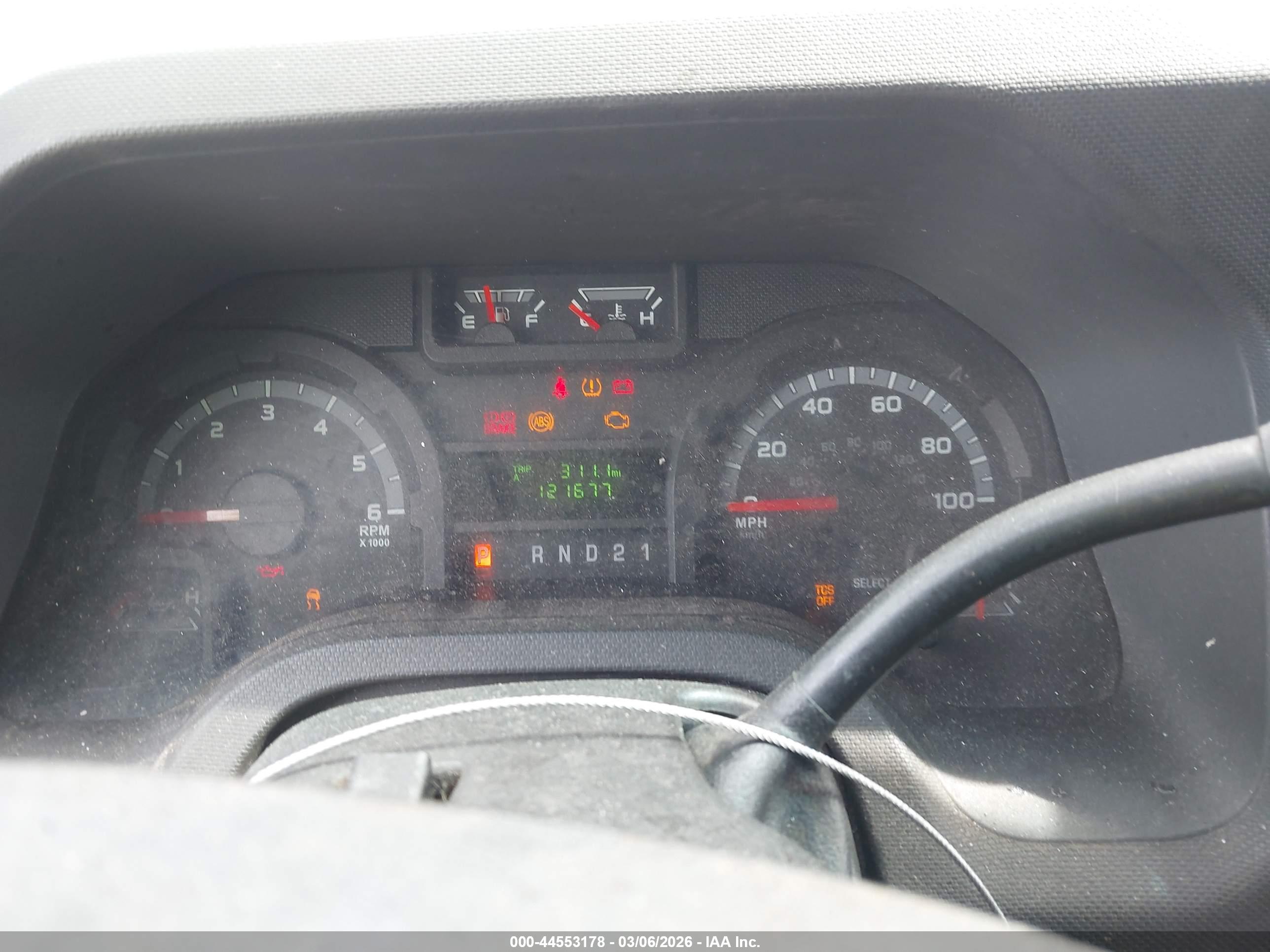 FORD E-250 image 7
