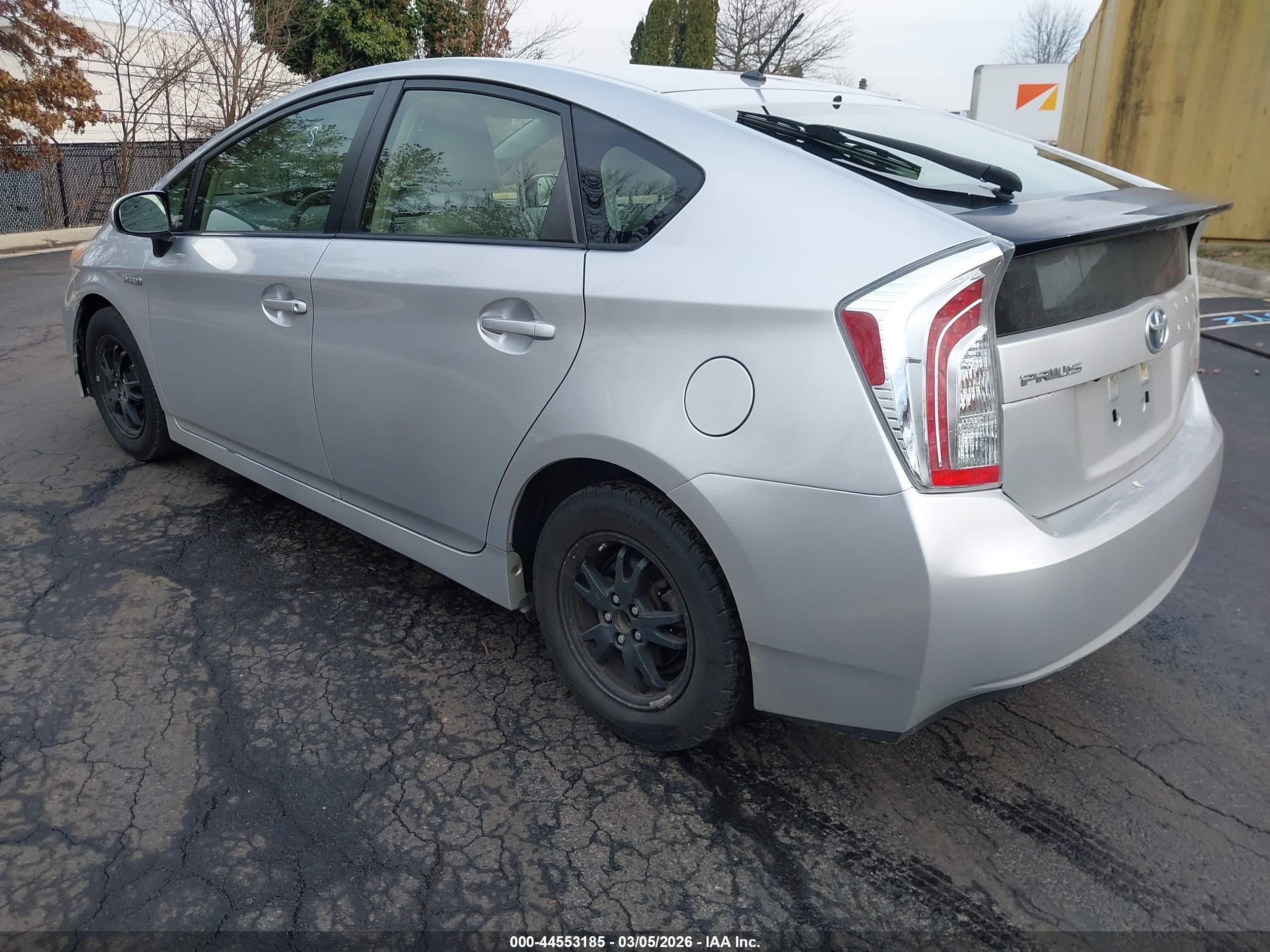 TOYOTA PRIUS image 3