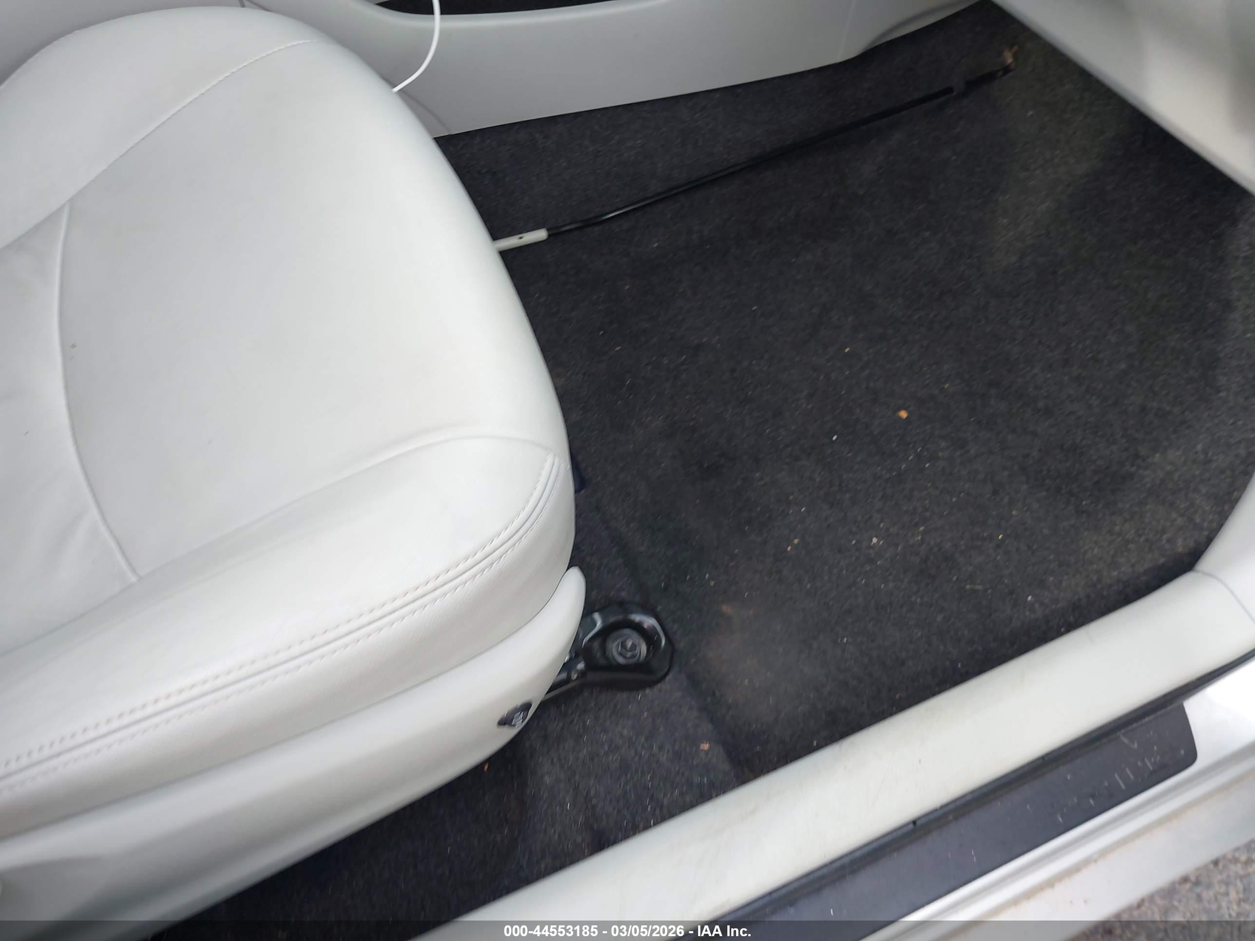 TOYOTA PRIUS image 5