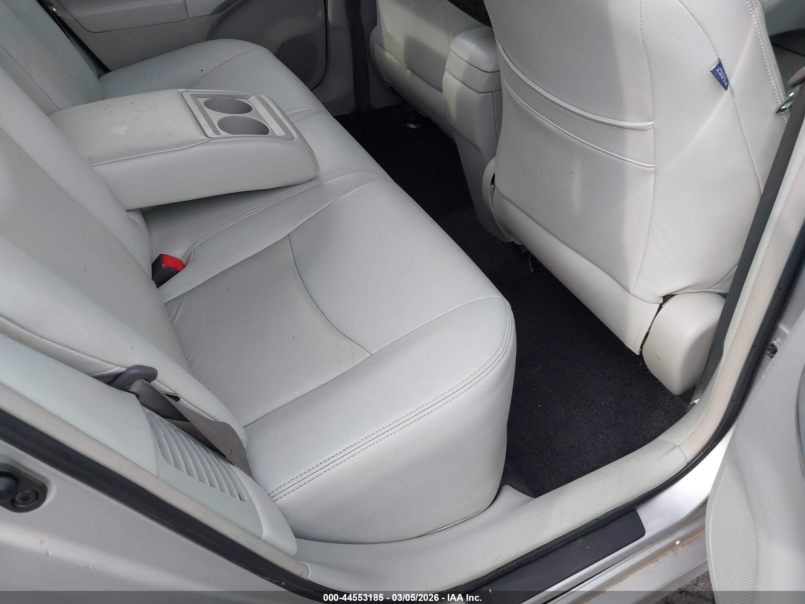 TOYOTA PRIUS image 8