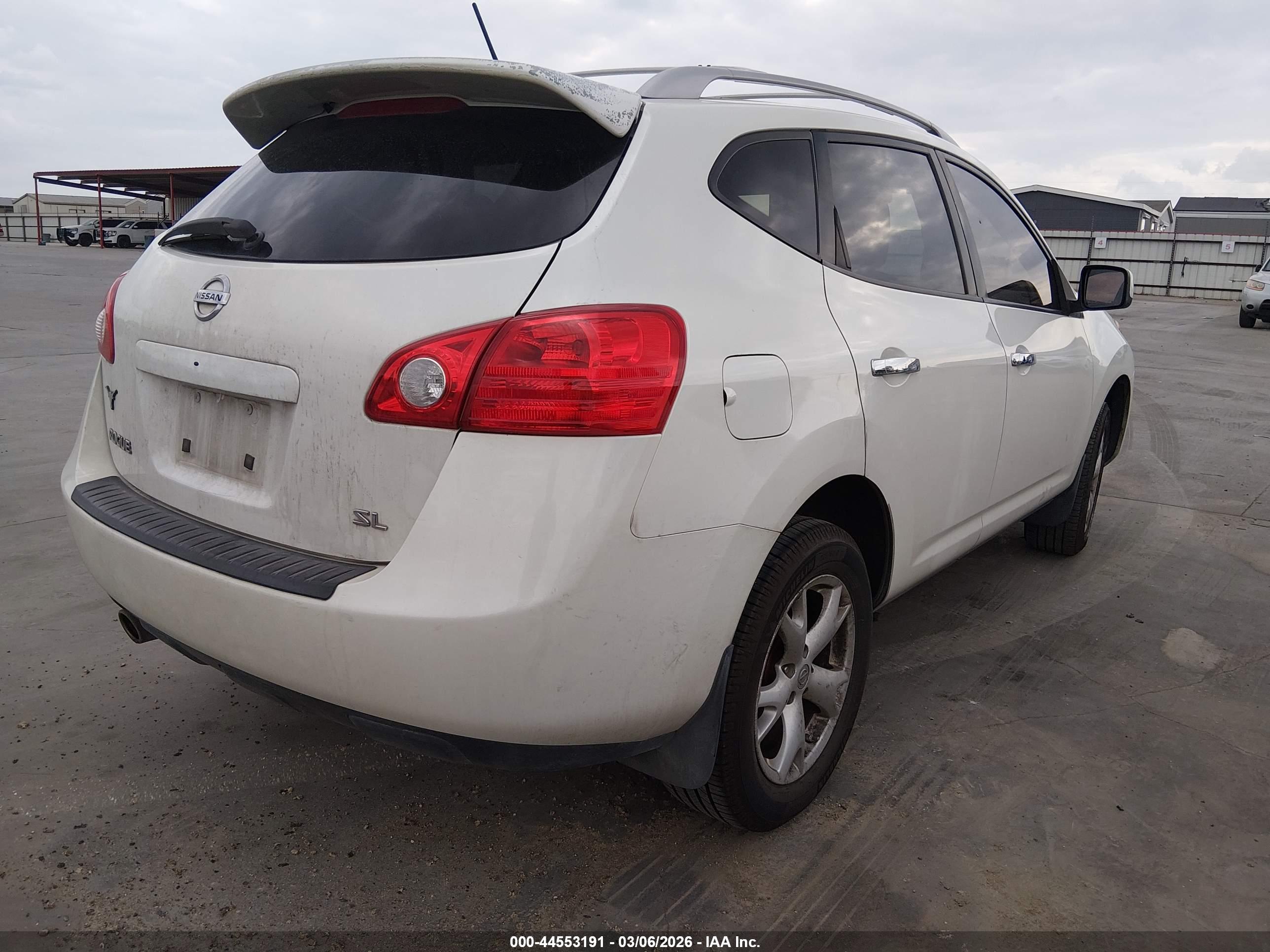 NISSAN ROGUE image 4