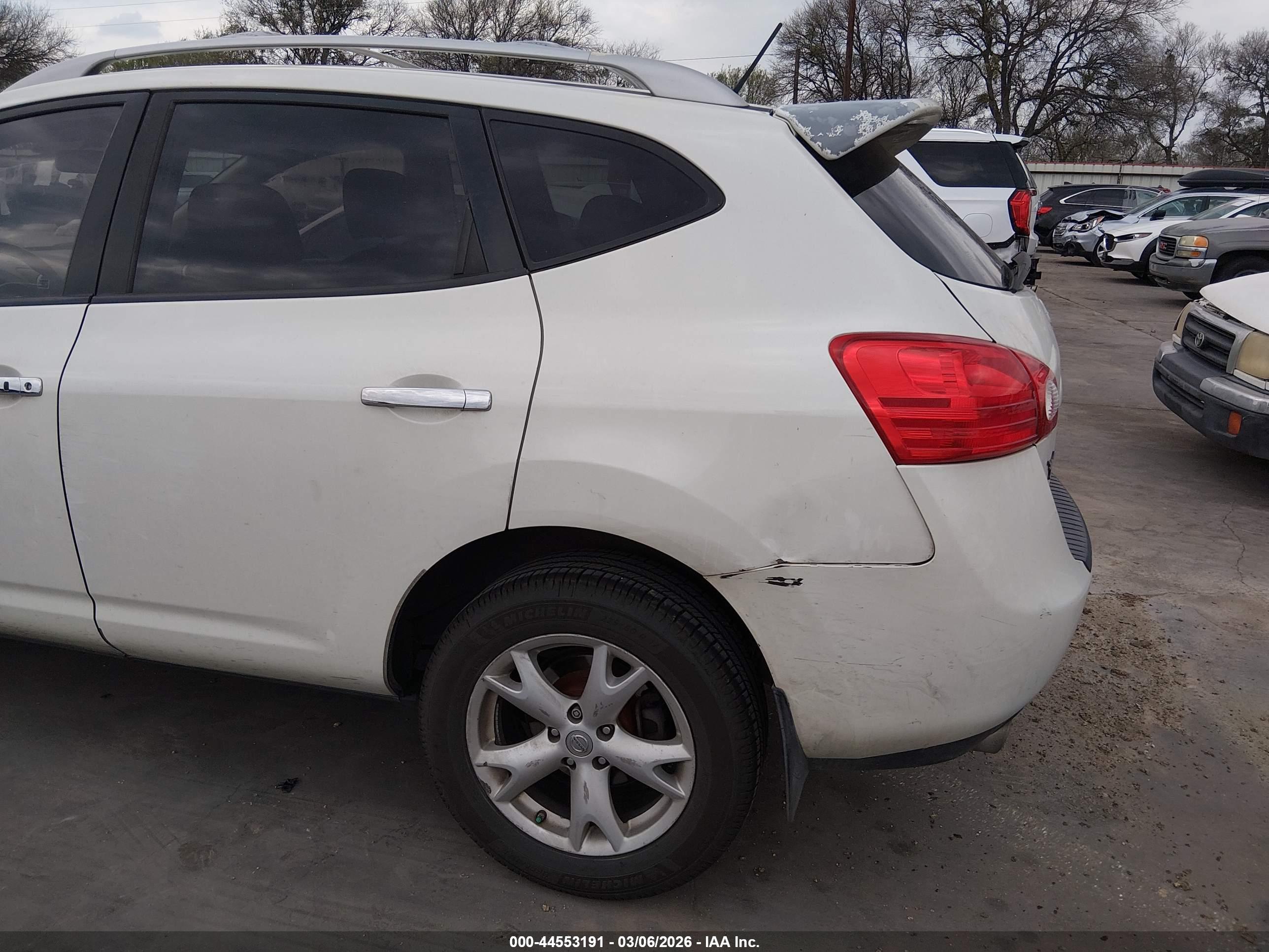 NISSAN ROGUE image 6