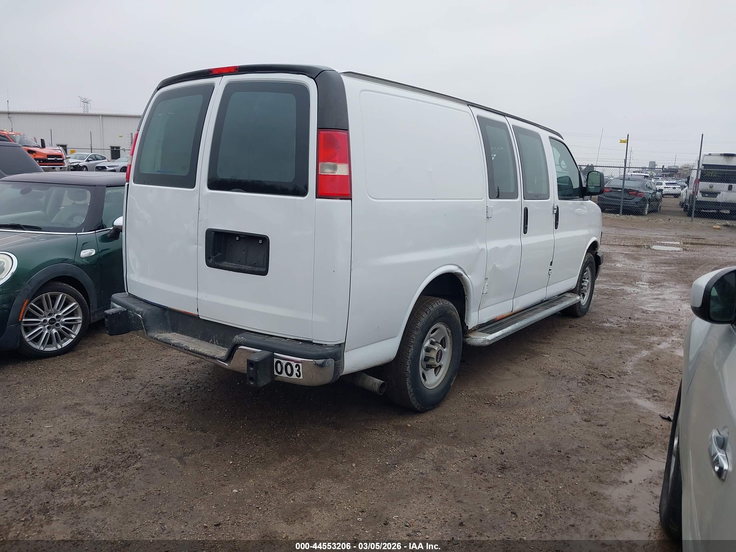 GMC SAVANA image 4