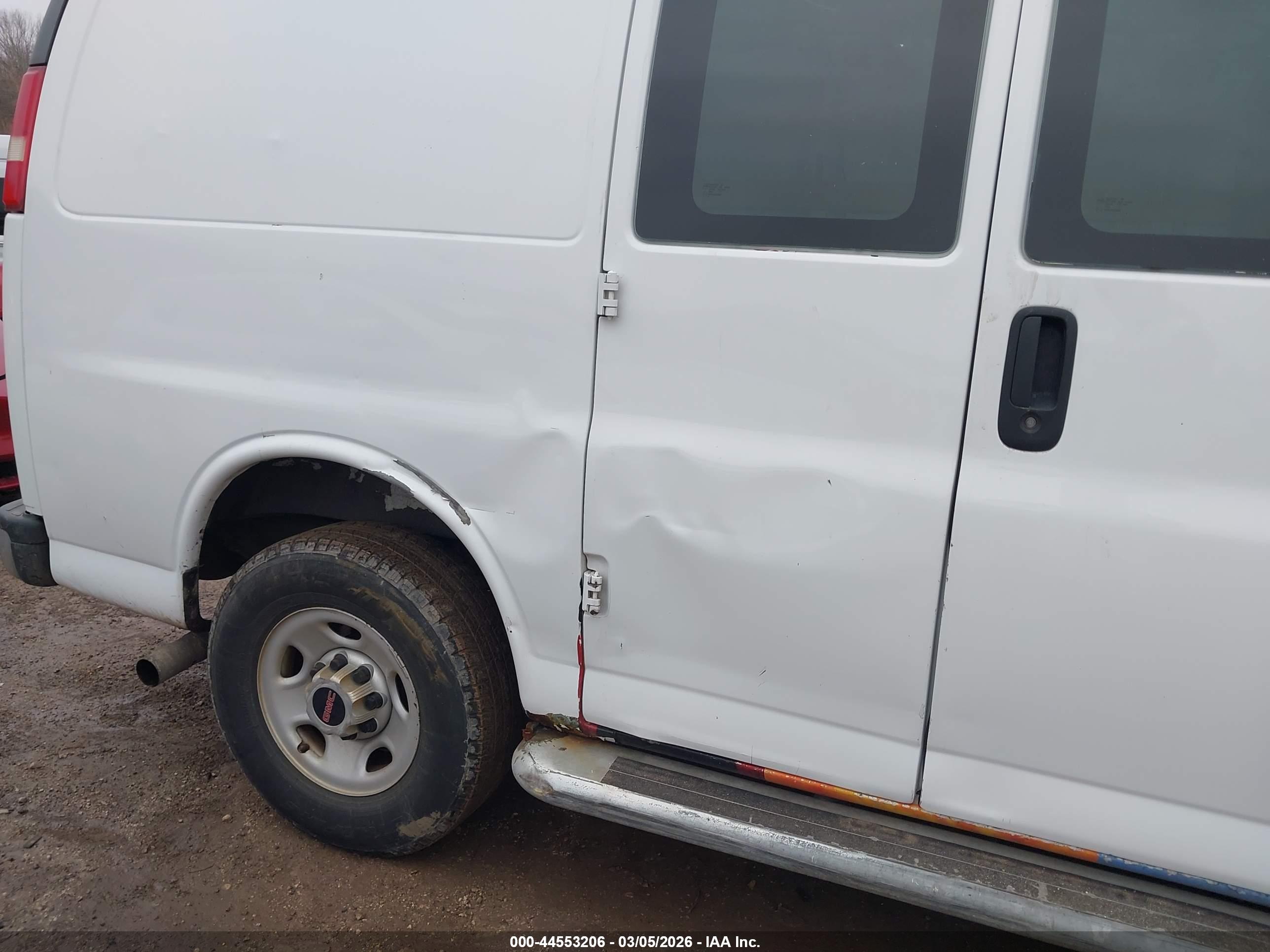 GMC SAVANA image 6