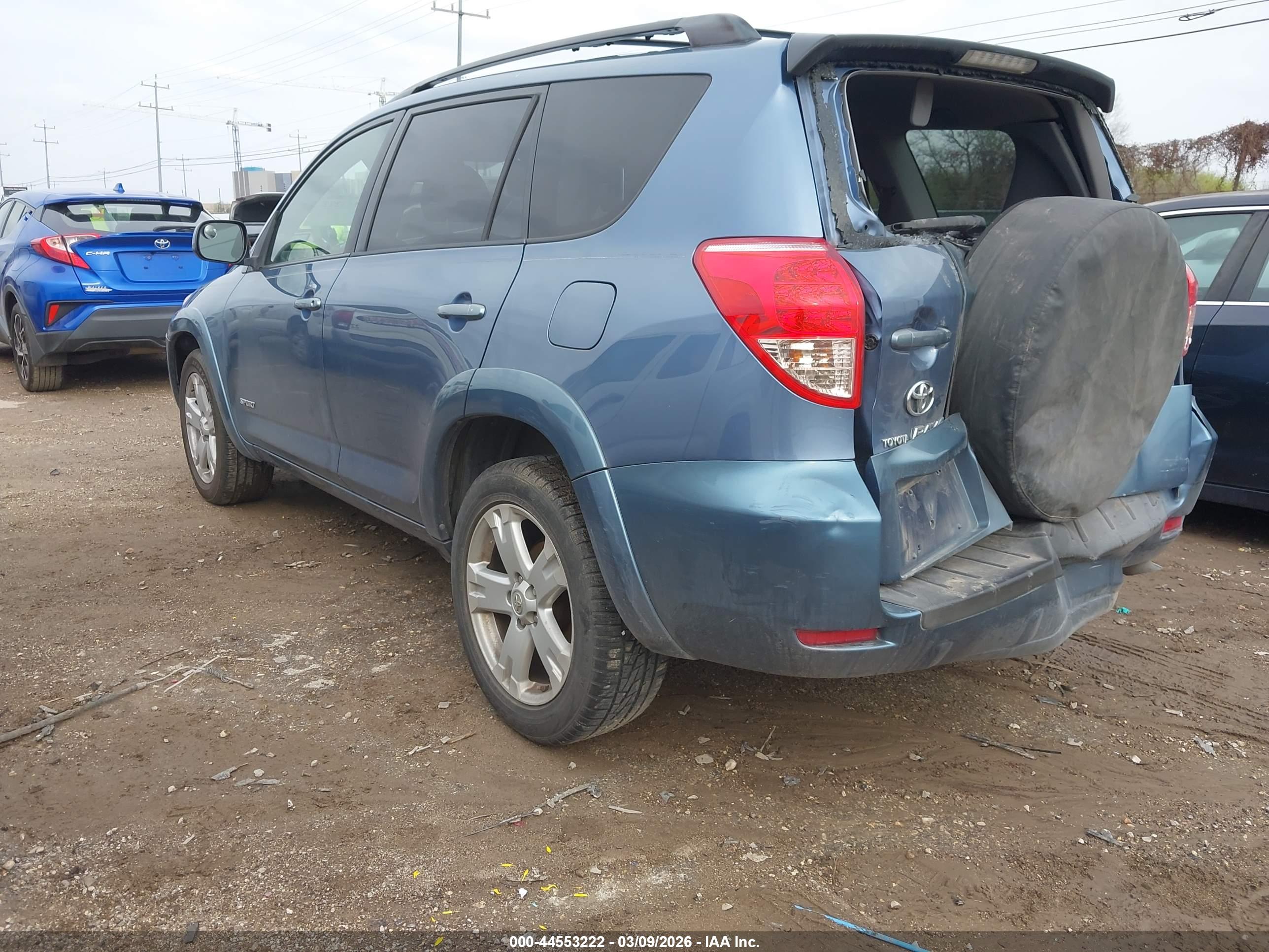 TOYOTA RAV4 image 3