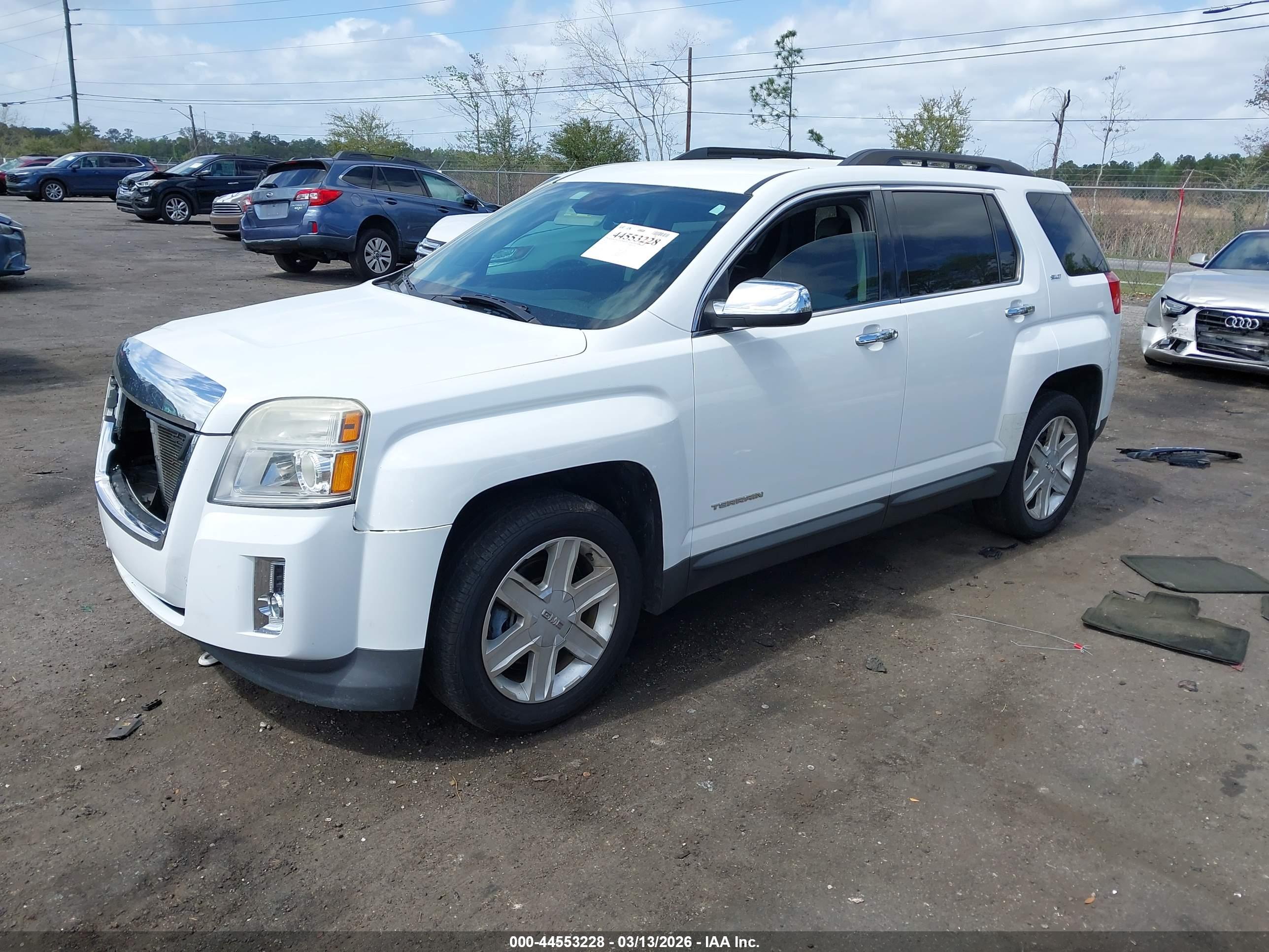 GMC TERRAIN image 2