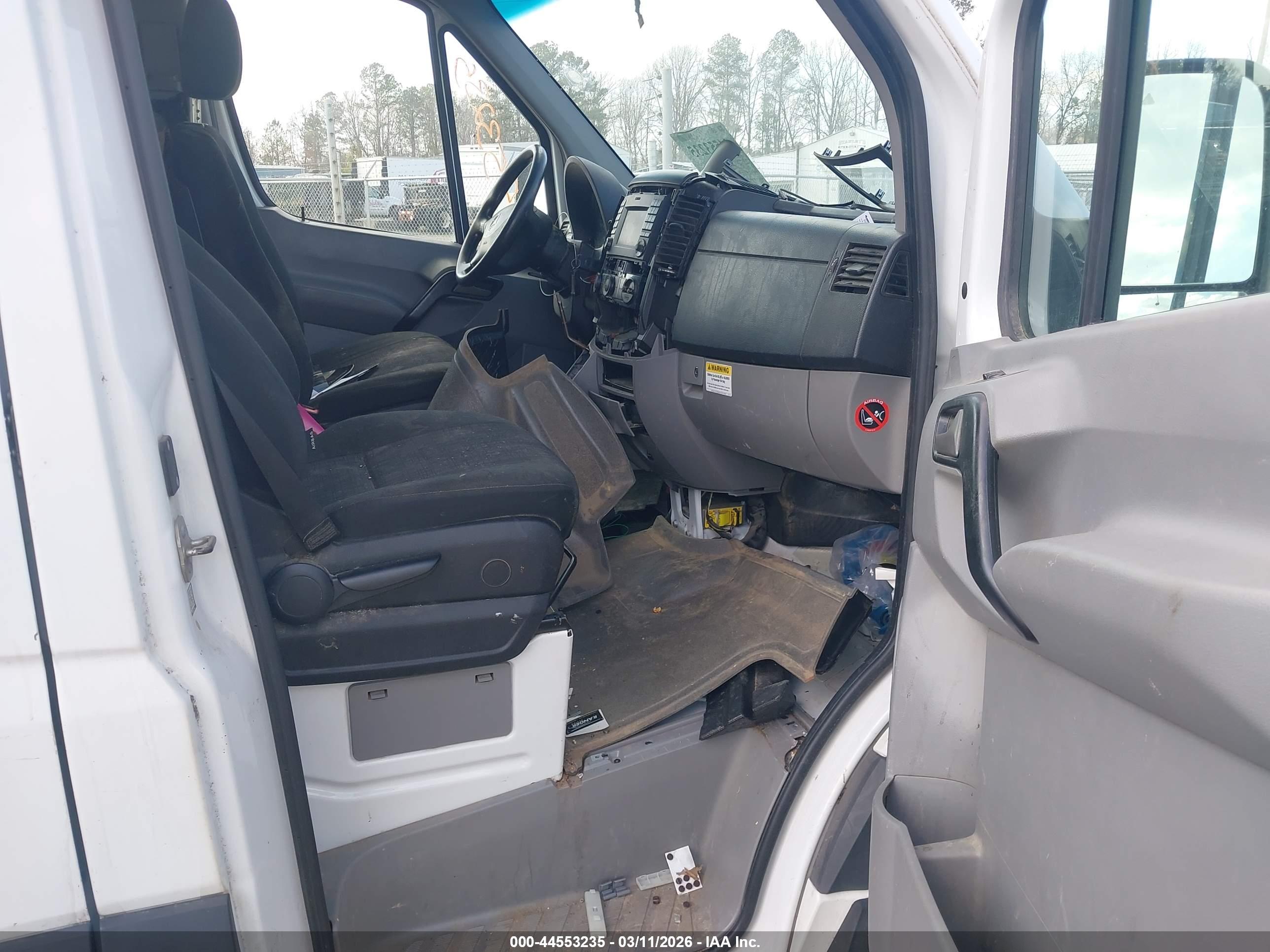 MERCEDES-BENZ SPRINTER image 5