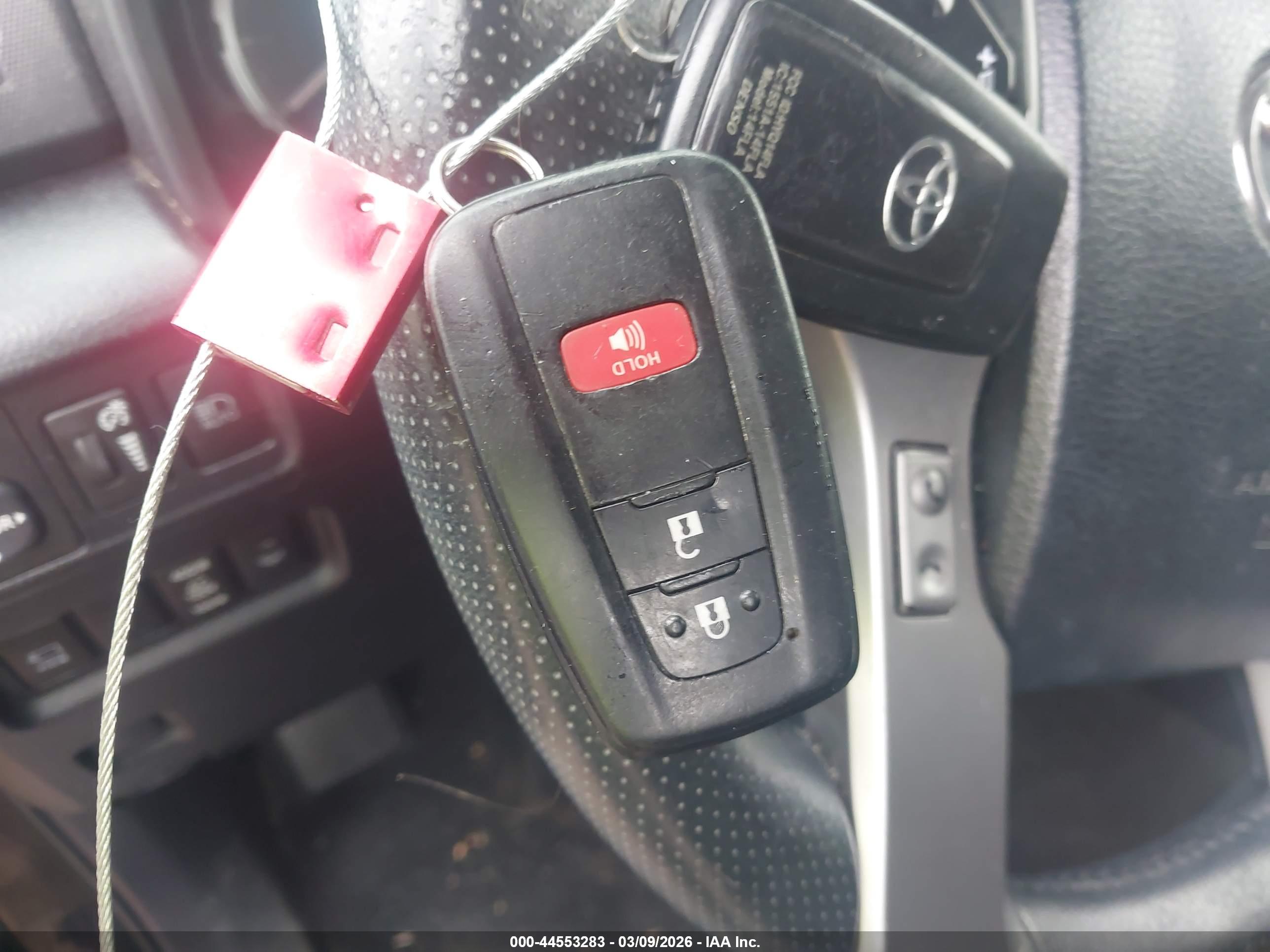 TOYOTA 4RUNNER image 11