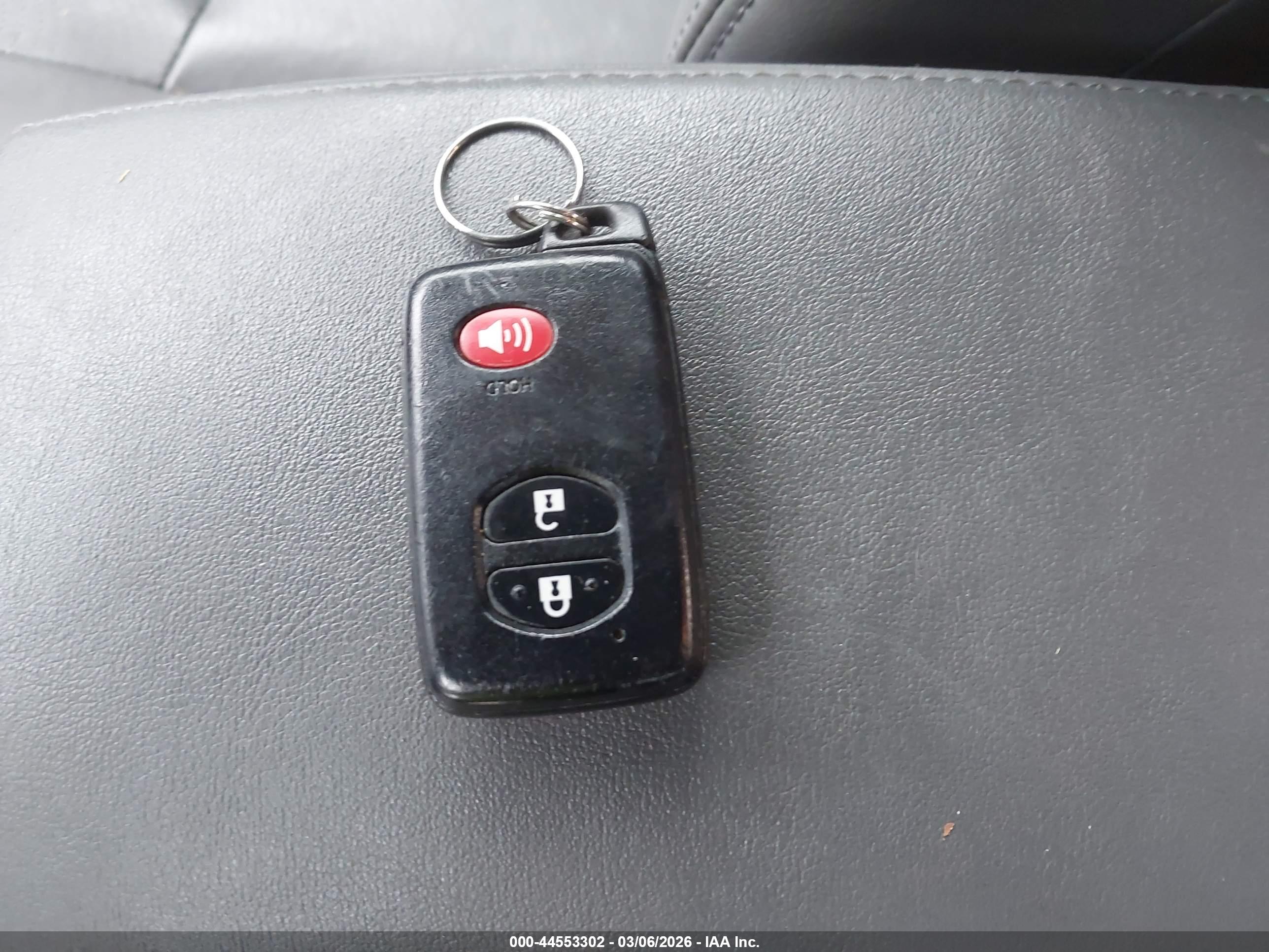 TOYOTA PRIUS image 11