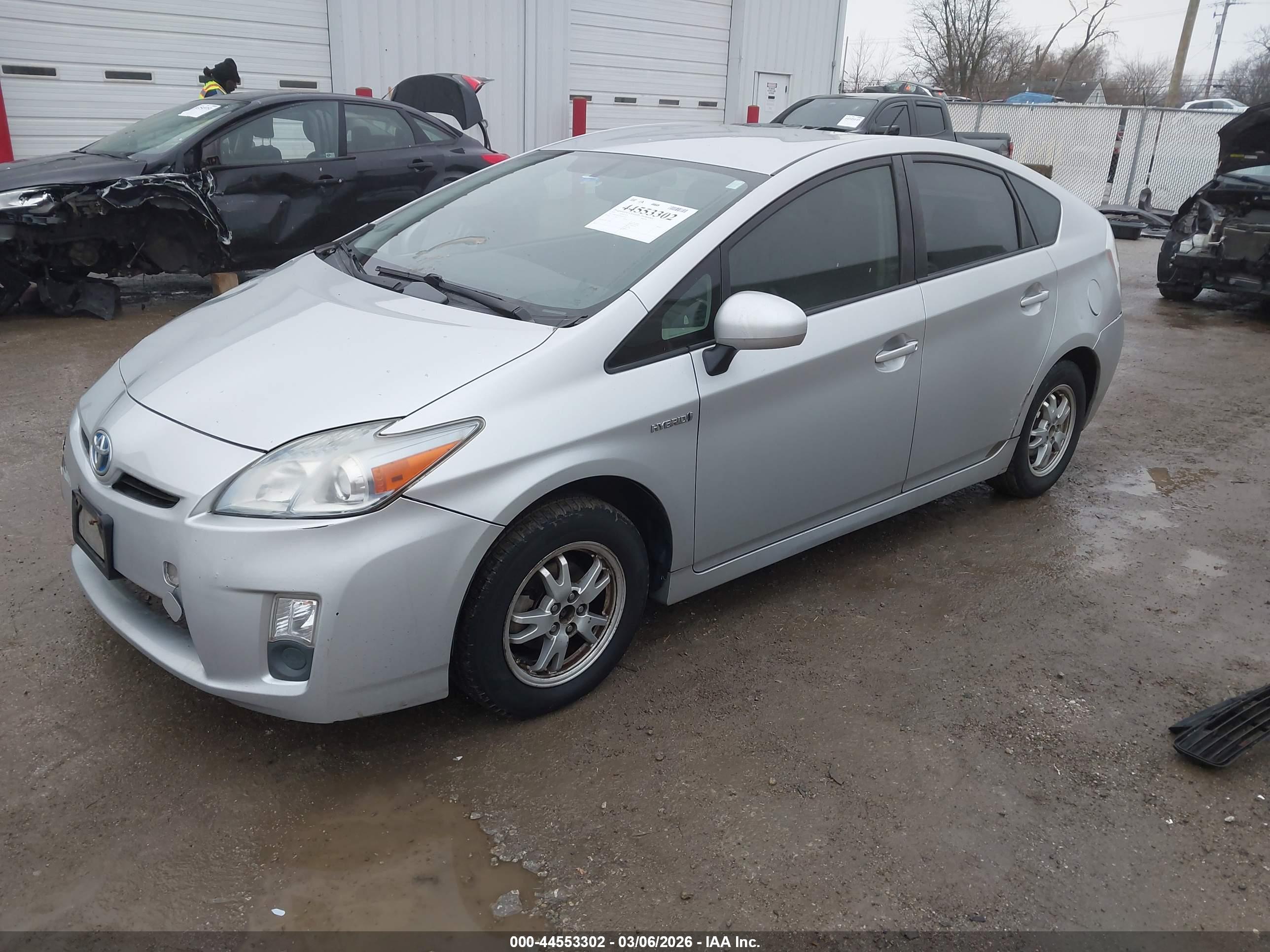 TOYOTA PRIUS image 2
