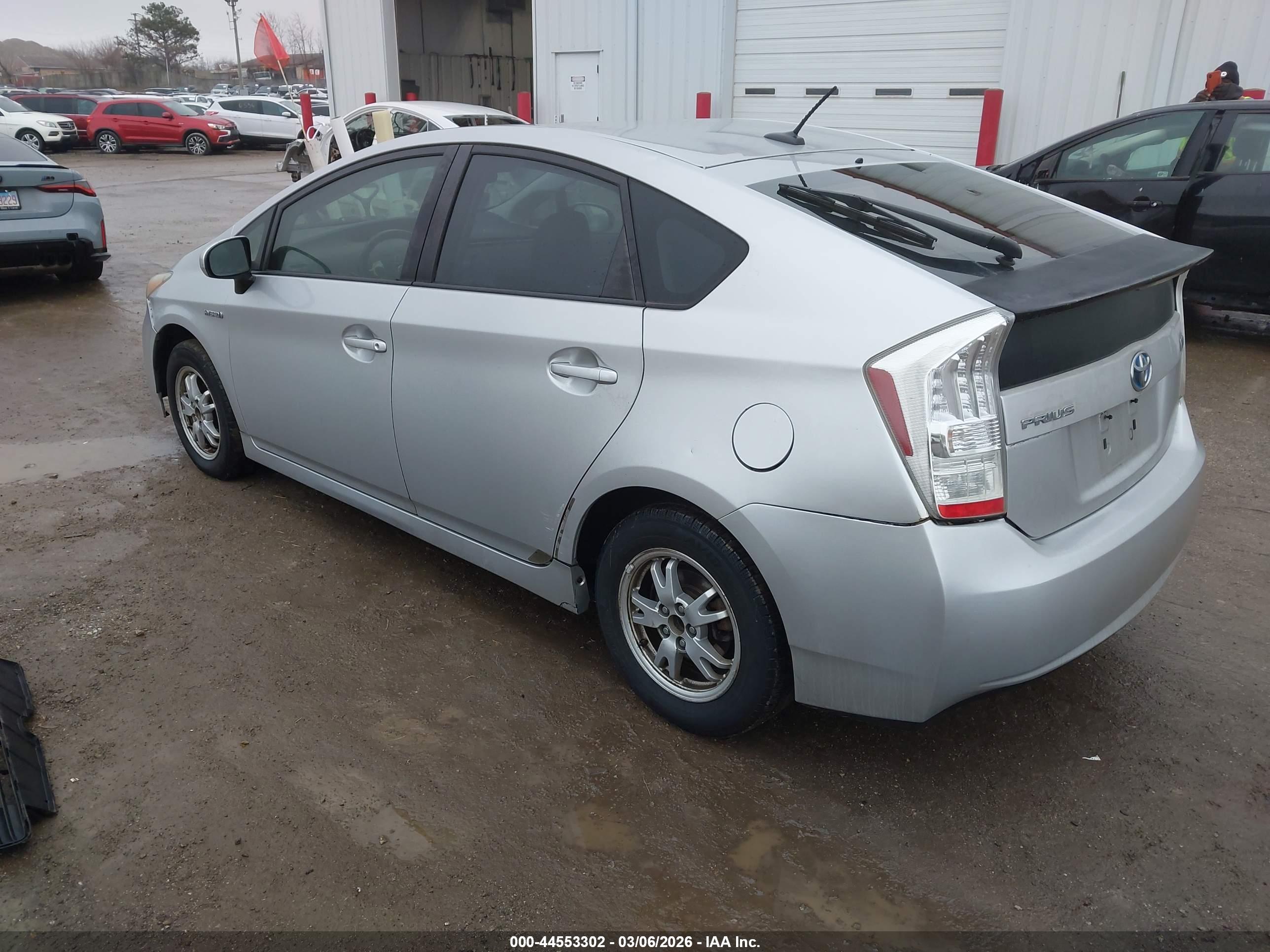 TOYOTA PRIUS image 3
