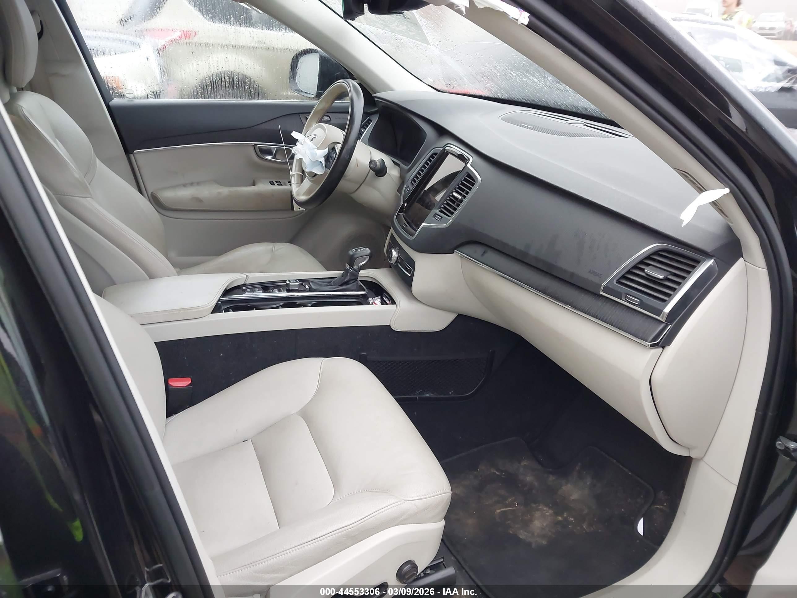 VOLVO XC90 image 5