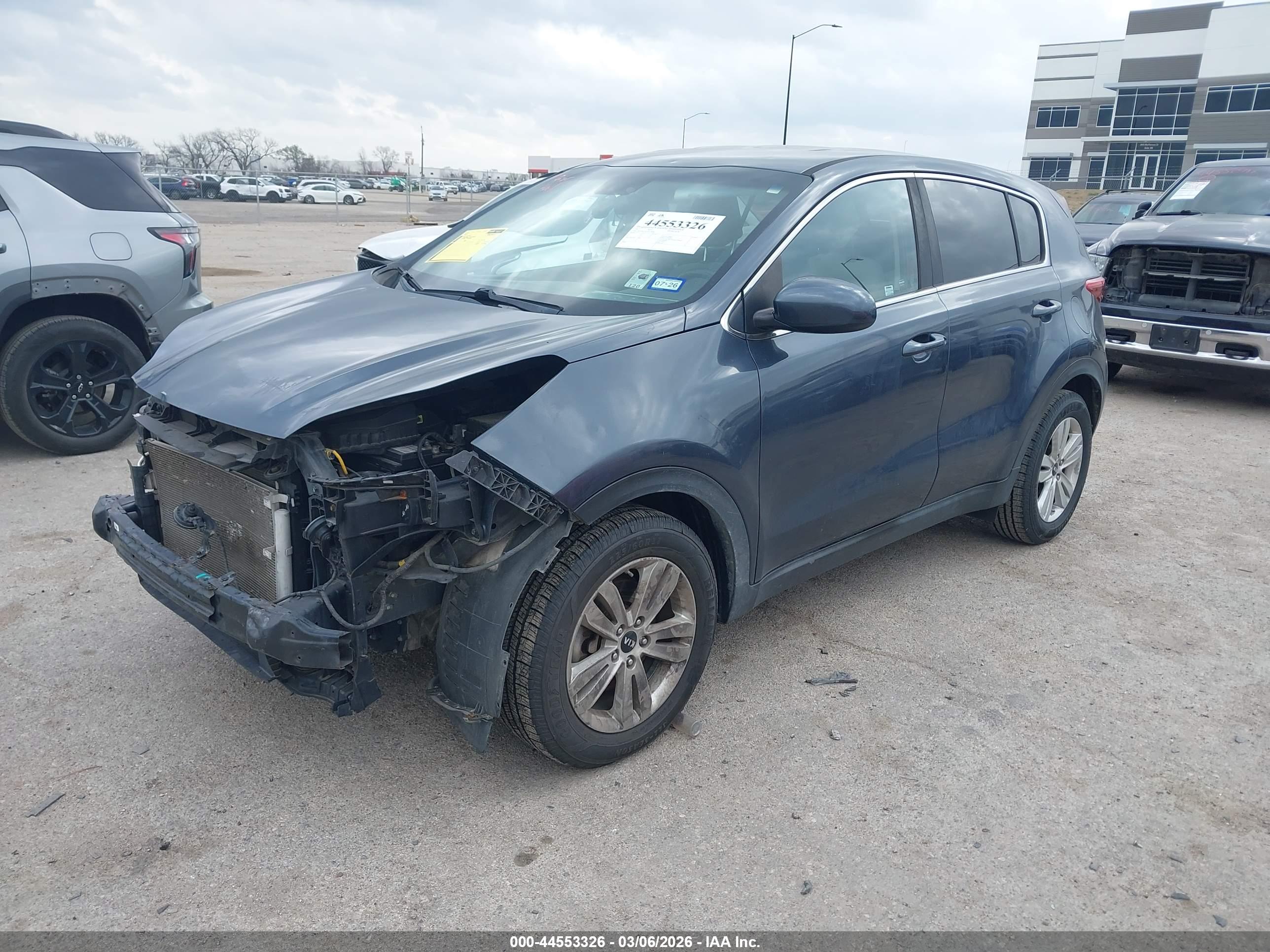 KIA SPORTAGE image 2