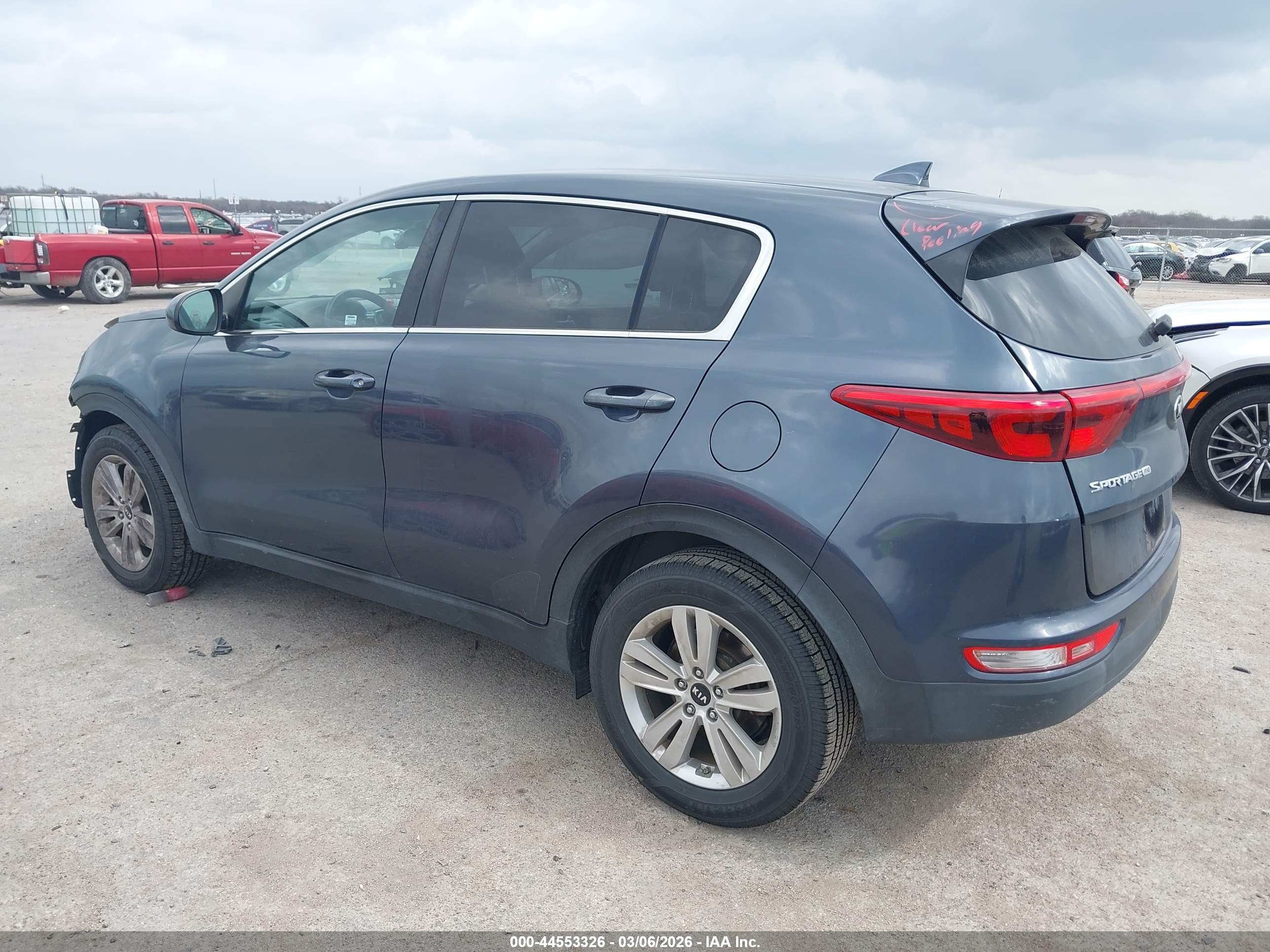 KIA SPORTAGE image 3