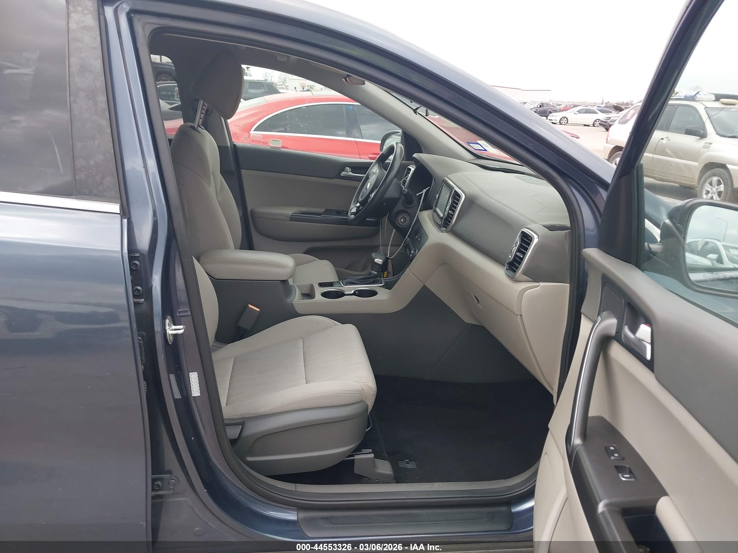 KIA SPORTAGE image 5
