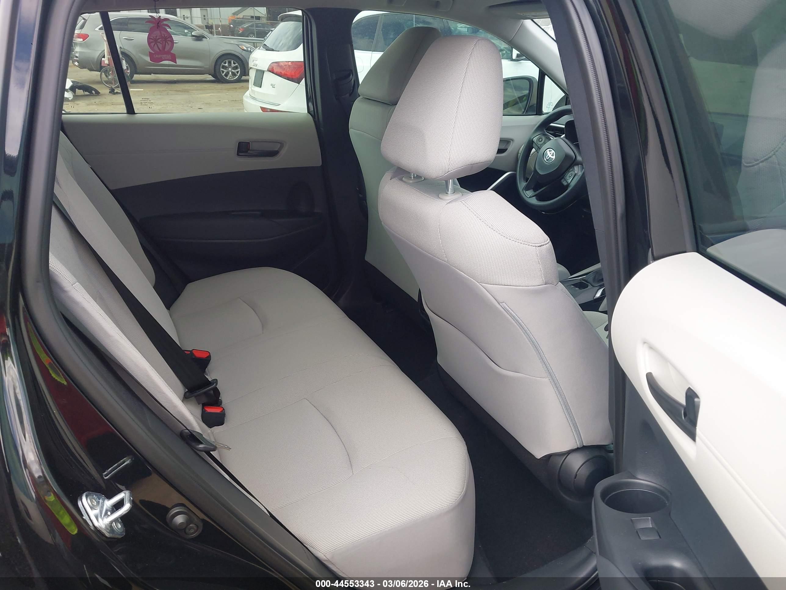 TOYOTA COROLLA image 8