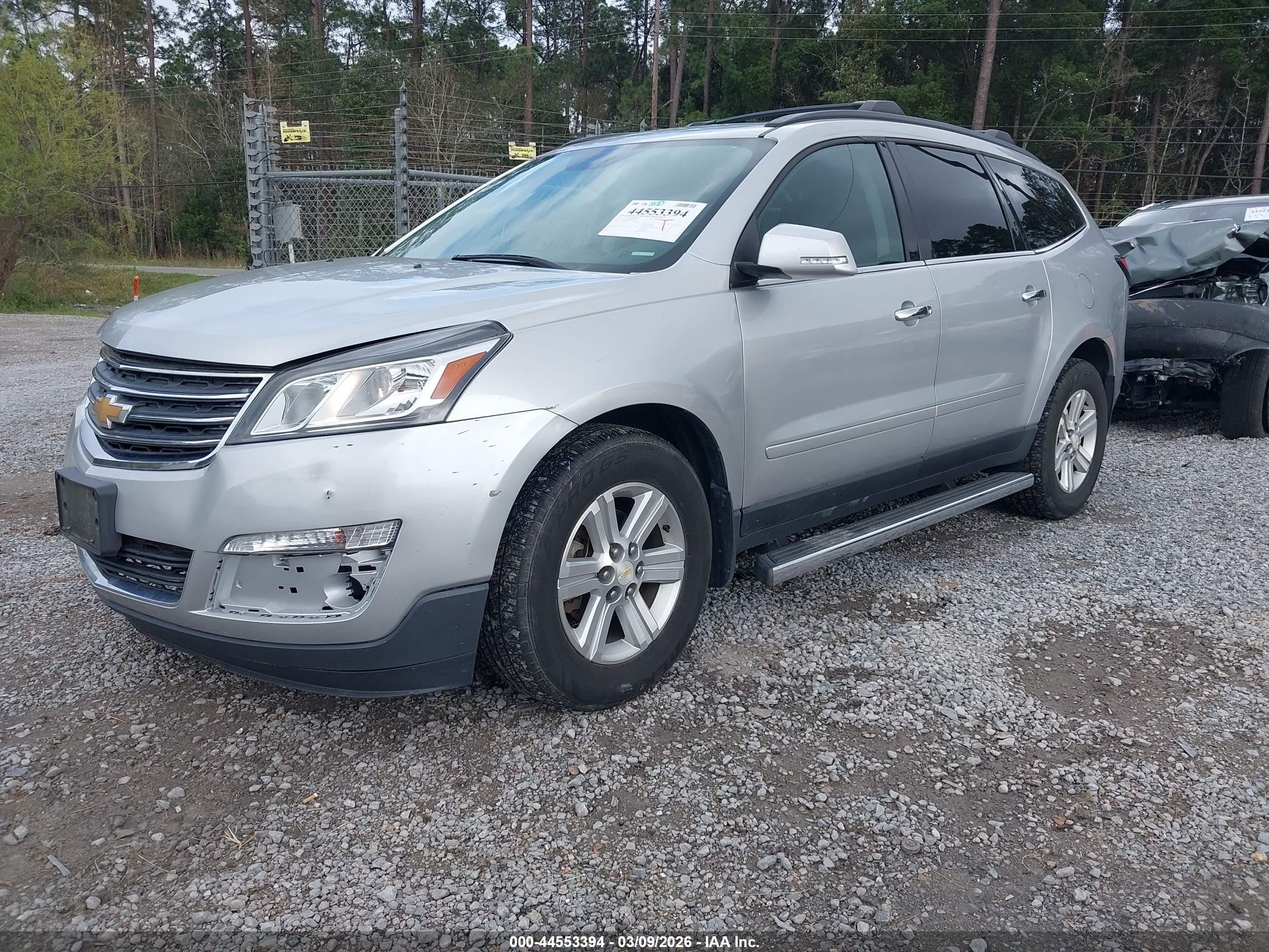 CHEVROLET TRAVERSE image 2